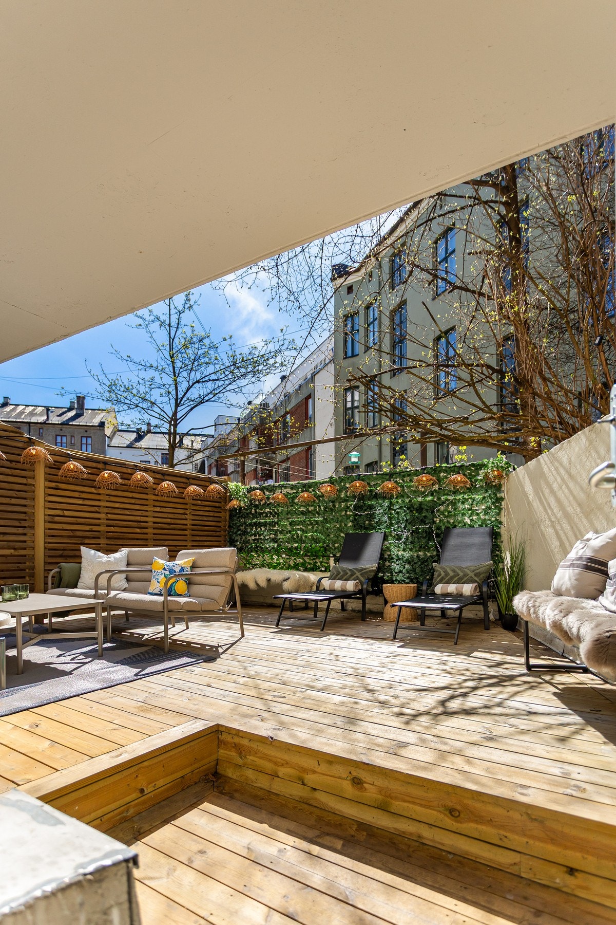 17 mai-frokost i solen med venner? Denne terrassen gir deg akkurat det - og mer til. Galleribilde
