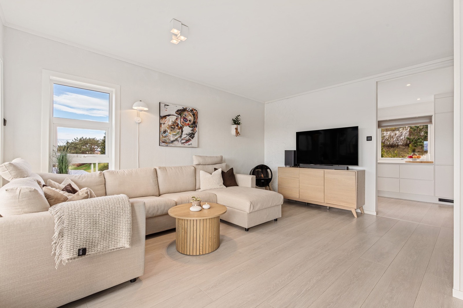 God plass til romslig sofagruppe. Galleribilde