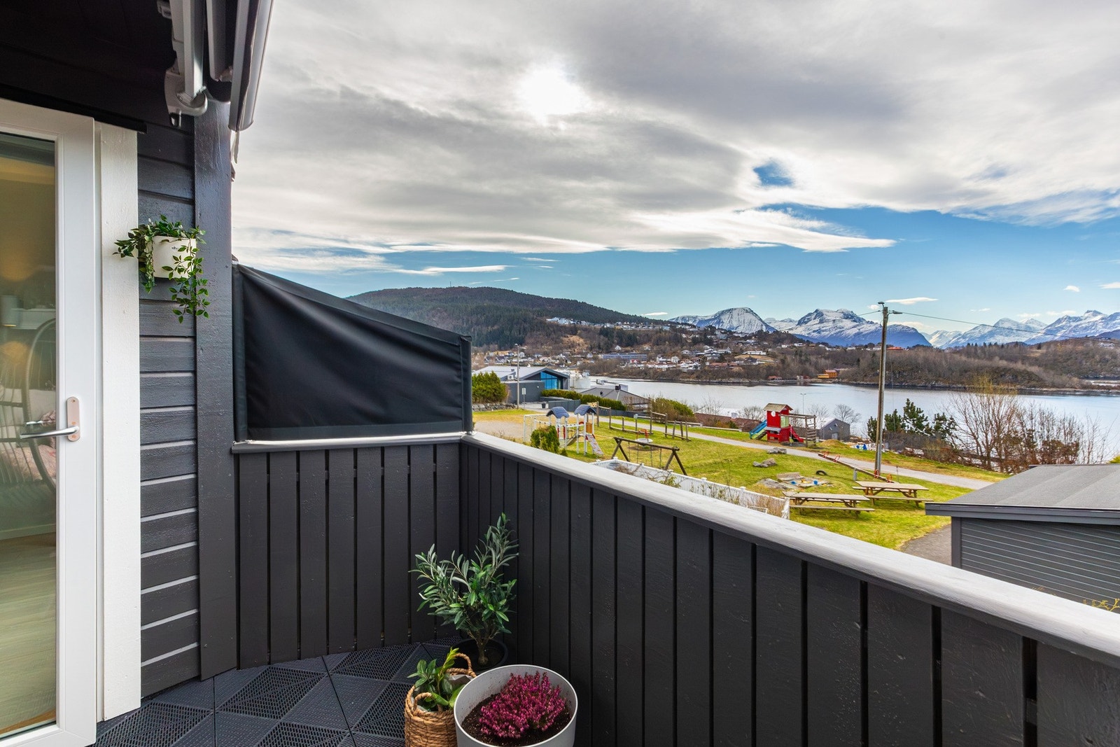 Flott utsikt. Galleribilde