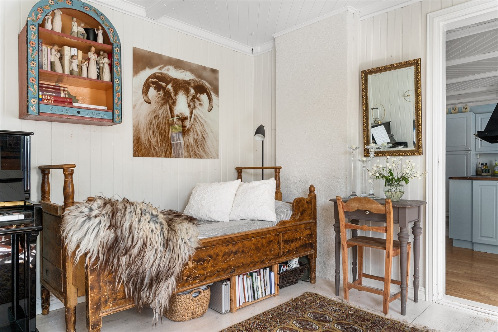 Flotte detaljer og møbler fra gammelt av Galleribilde