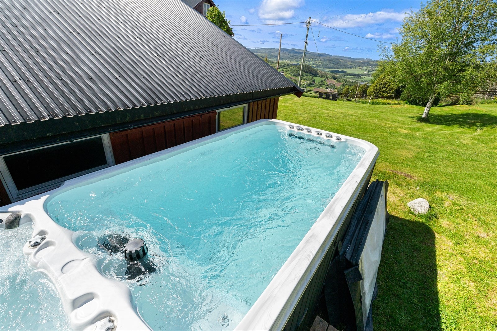 Motstrømsbasseng og jacuzzi på eiendommen Galleribilde