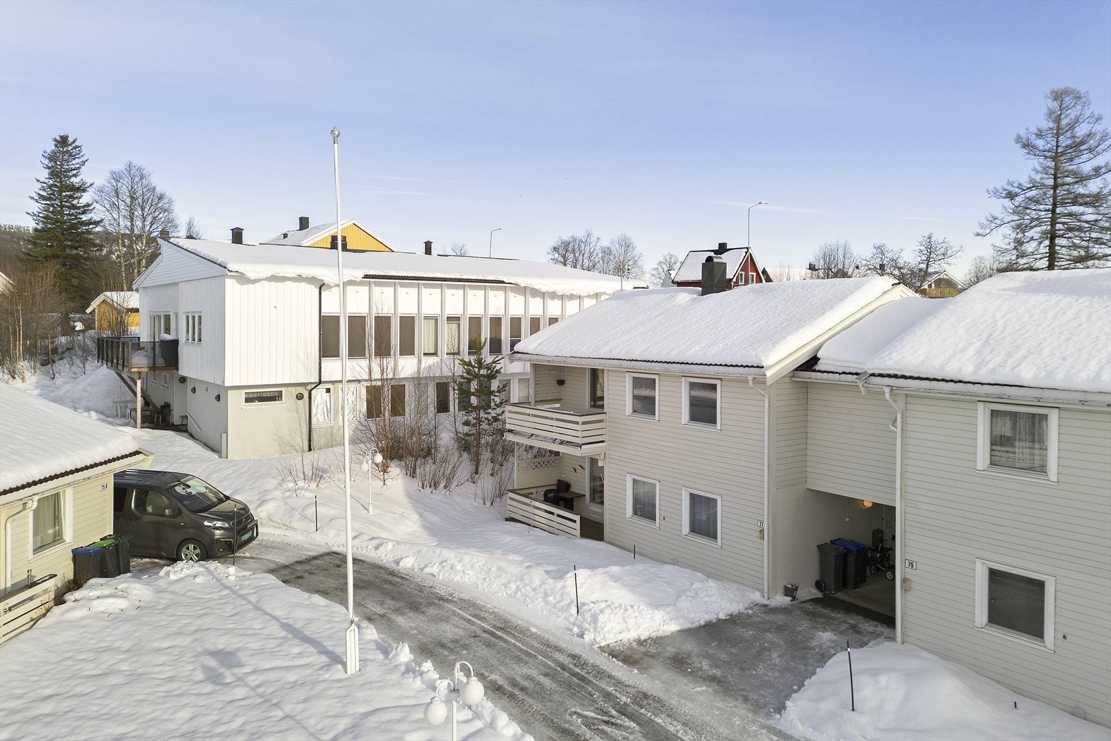 Leiligheten ligger fint til i 2. etasje, og har inngang fra baksiden av bygget Galleribilde