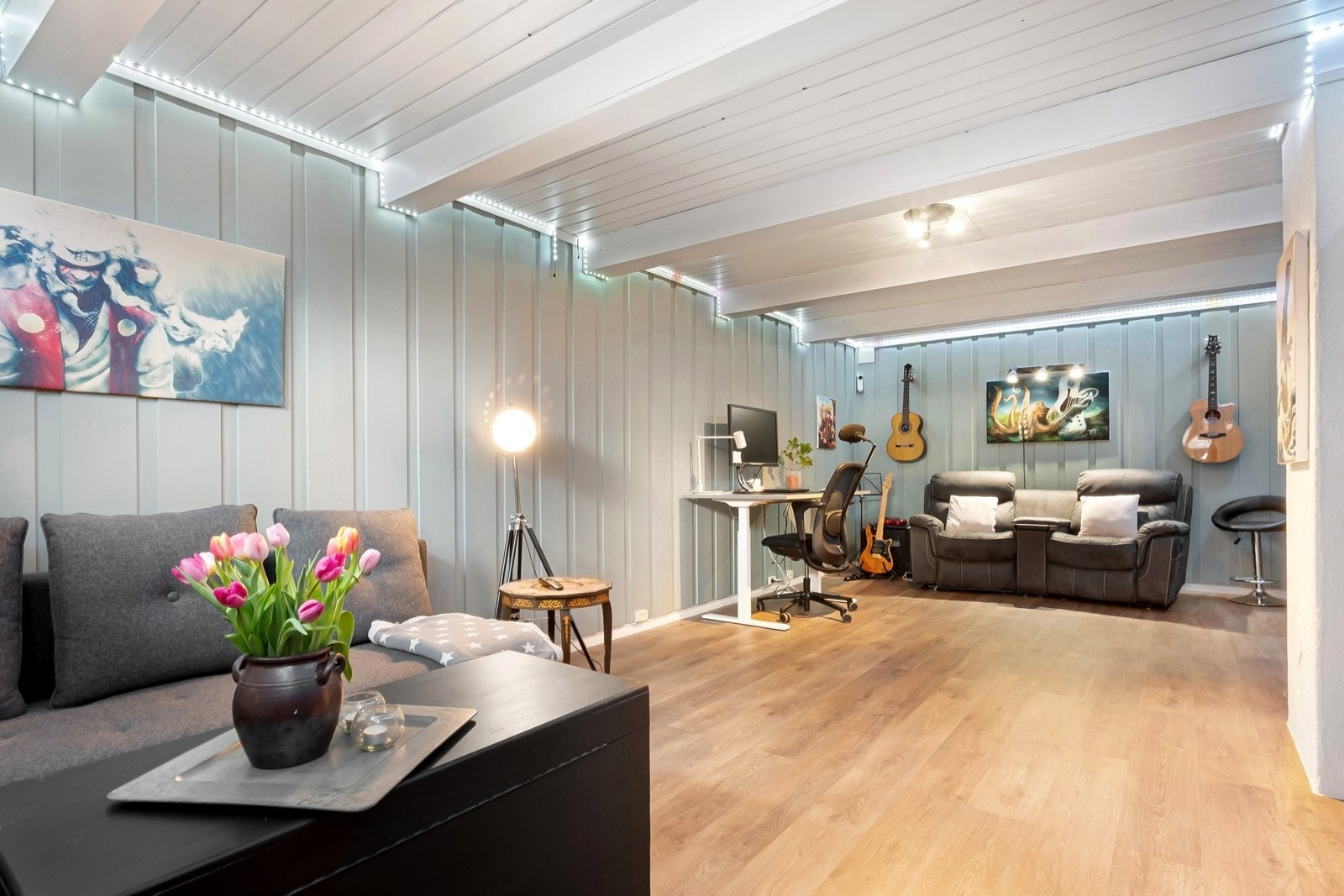 Dagens kjellerstue er tidligere boder og er ikke godkjent til varig opphold. Rommet er i dag innredet som en ekstra stue Galleribilde
