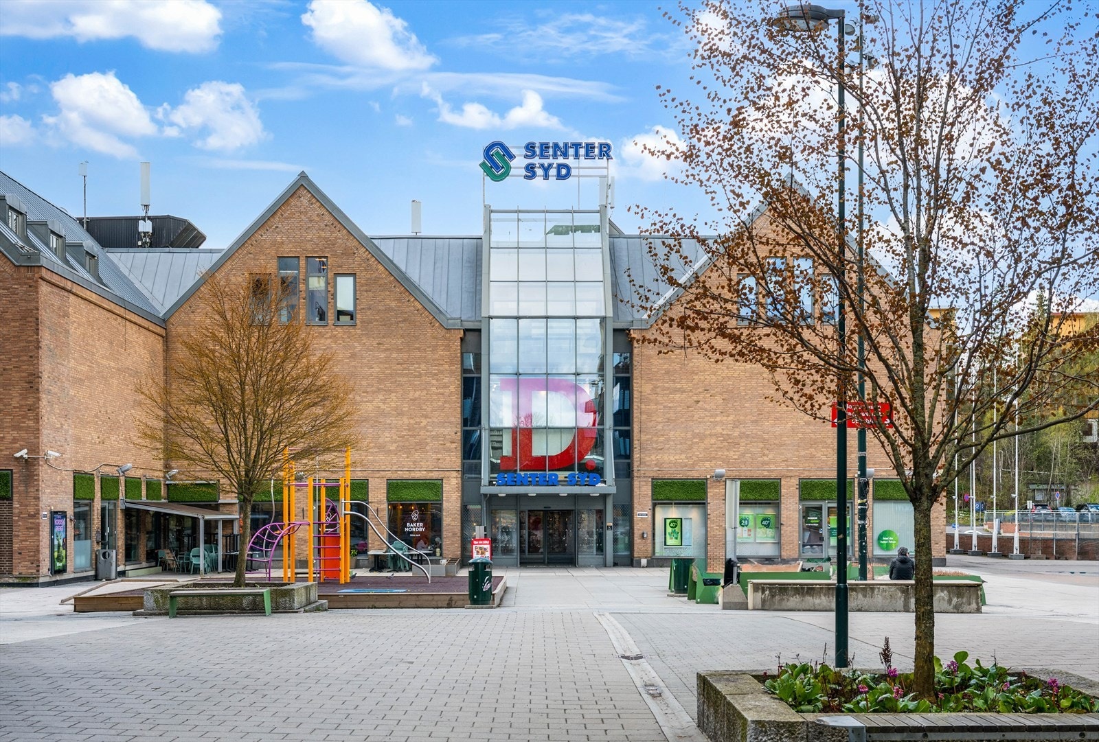 Senter Syd og Mortensrud Torg Galleribilde