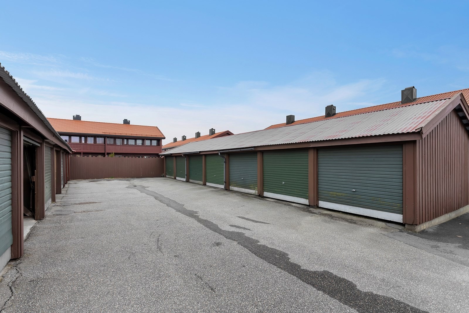 Garasje | Garasje i rekke. Galleribilde