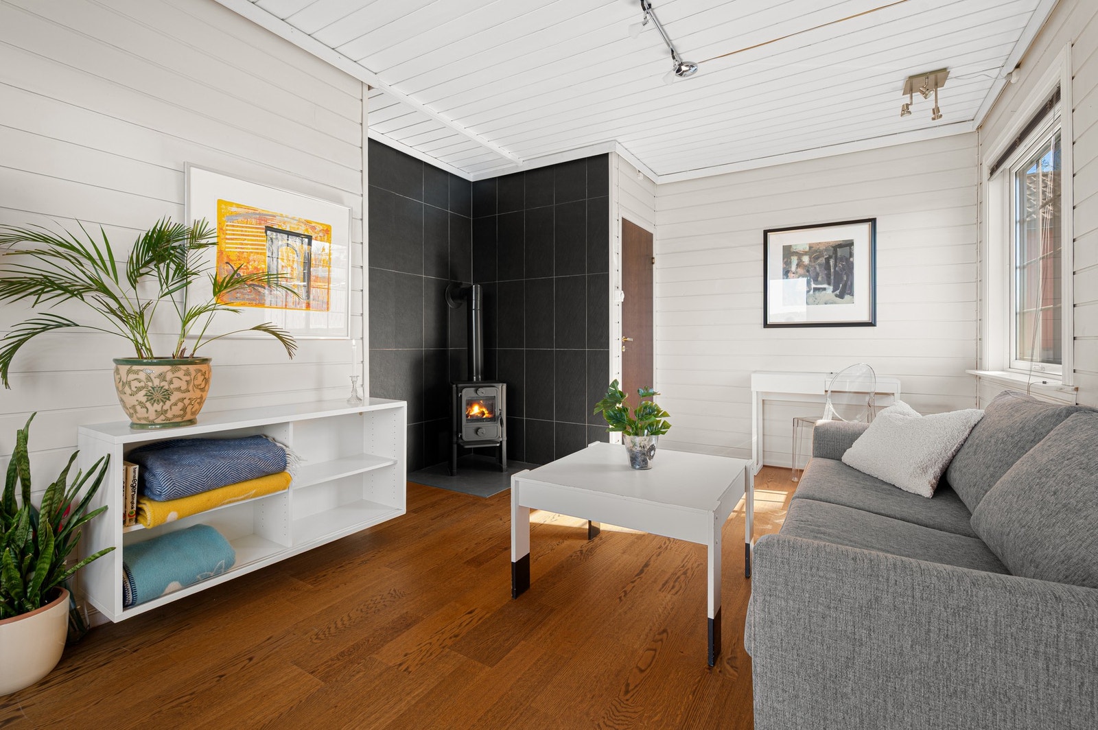 Et rom som også egner seg å bruke som en ekstra stue. Galleribilde