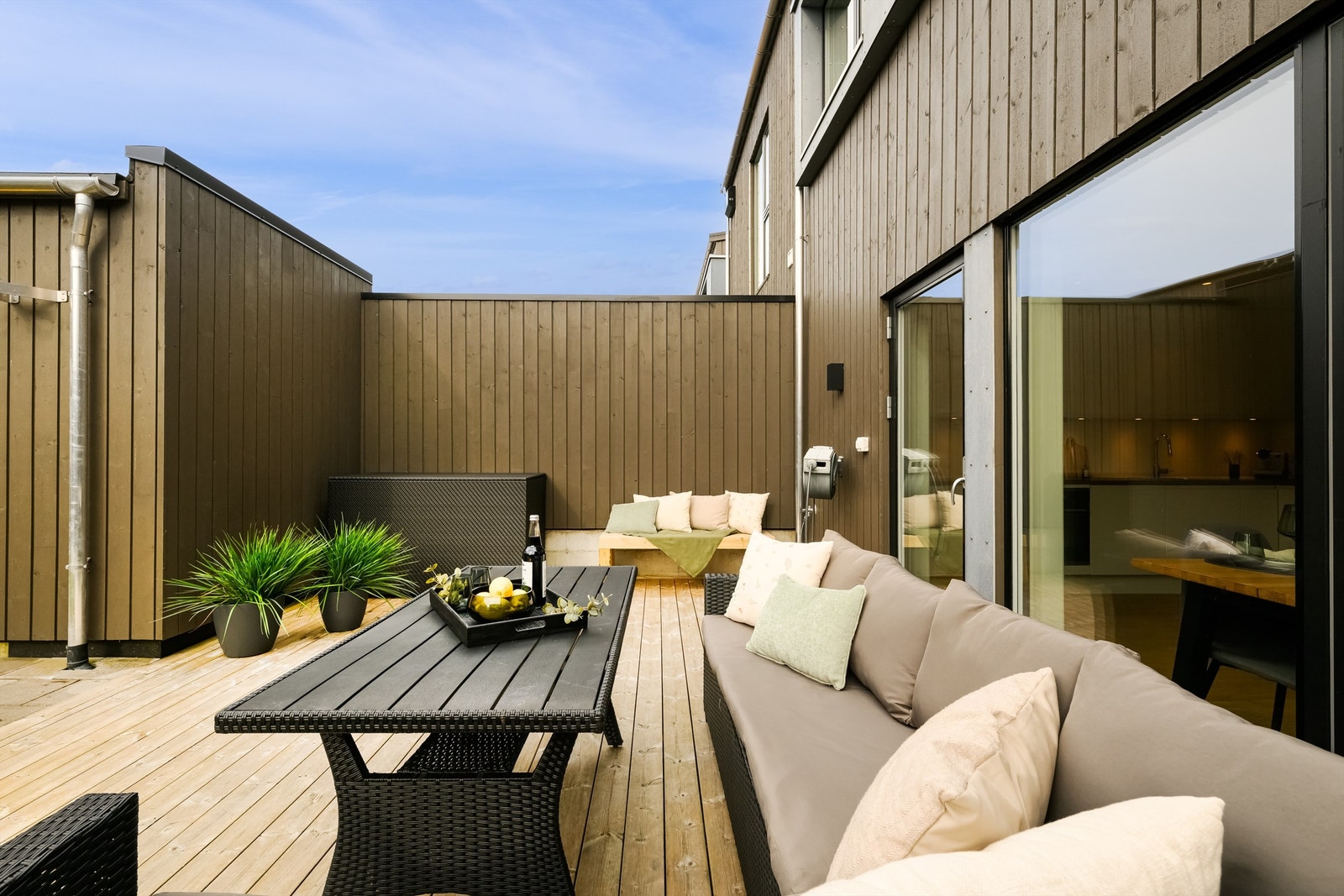 God plass til både sittegruppe og grill. Galleribilde