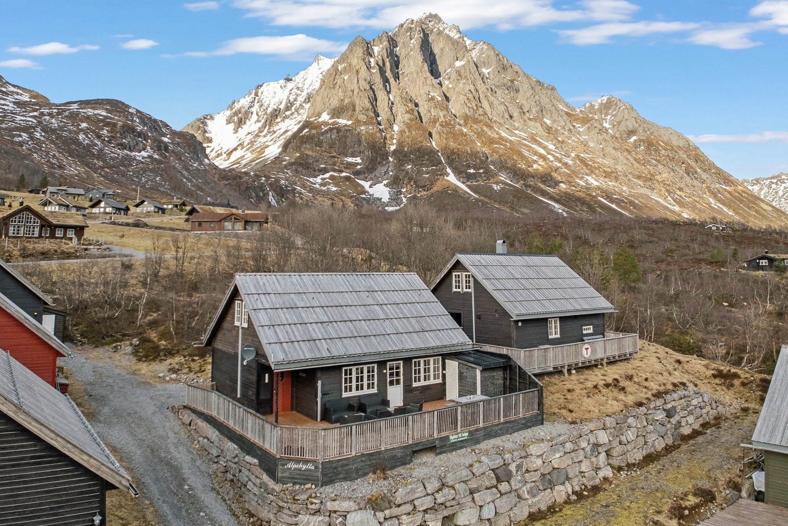 EiendomsMegler1 ved Martin Grodås Alnes har gleden av å presentere Alpehytta! Foto av Svein Olav Humberset v/EFKT Galleribilde