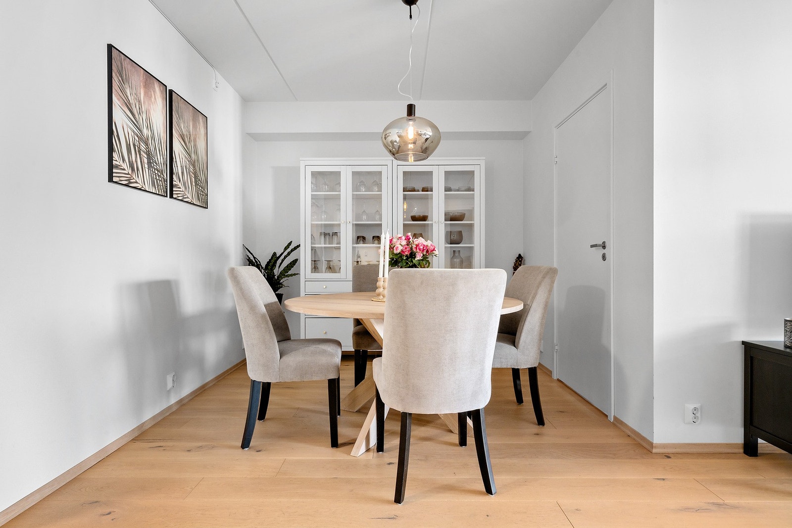 Her er det god plass til å innrede en større spisegruppe Galleribilde