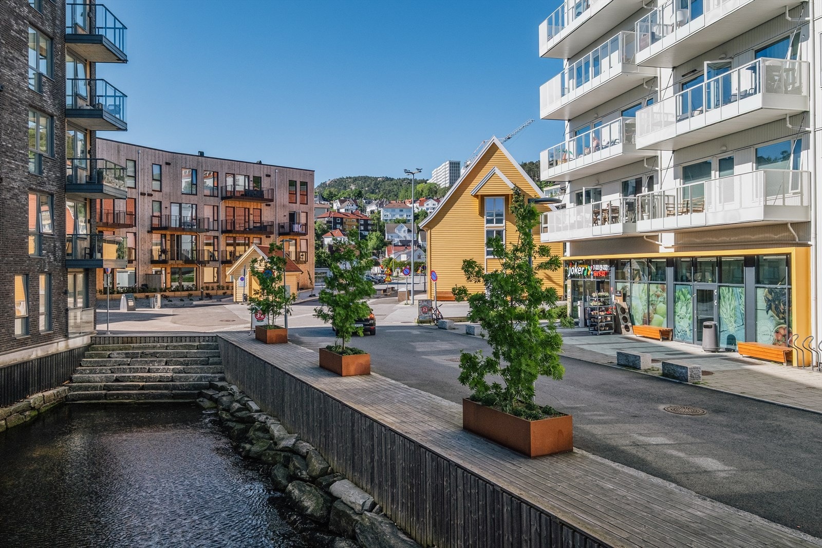 Det er tilrettelagt for sjøsetting av kajakk og bading Galleribilde