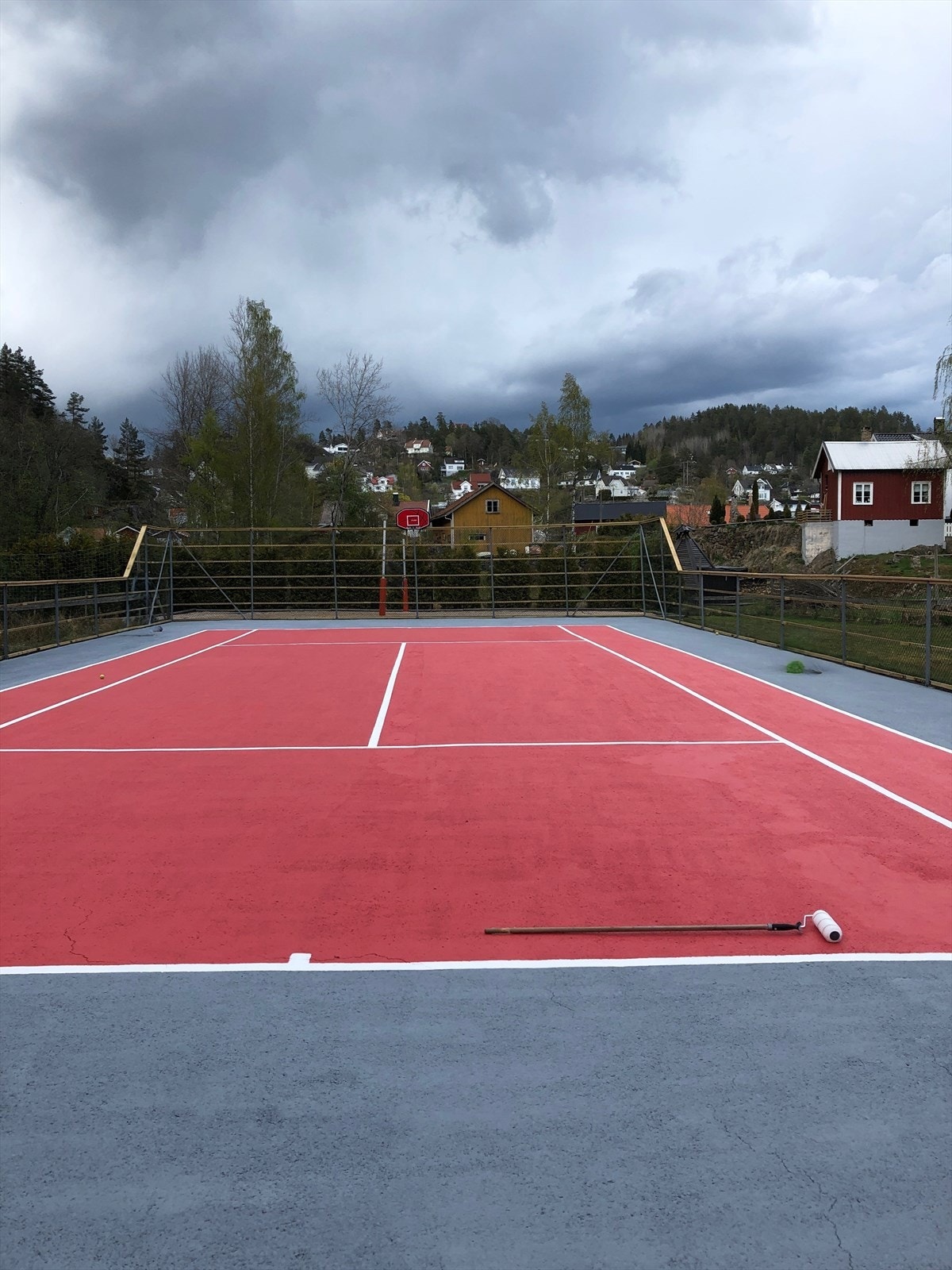 Fin tennisbane ca 500m fra hytta. Galleribilde