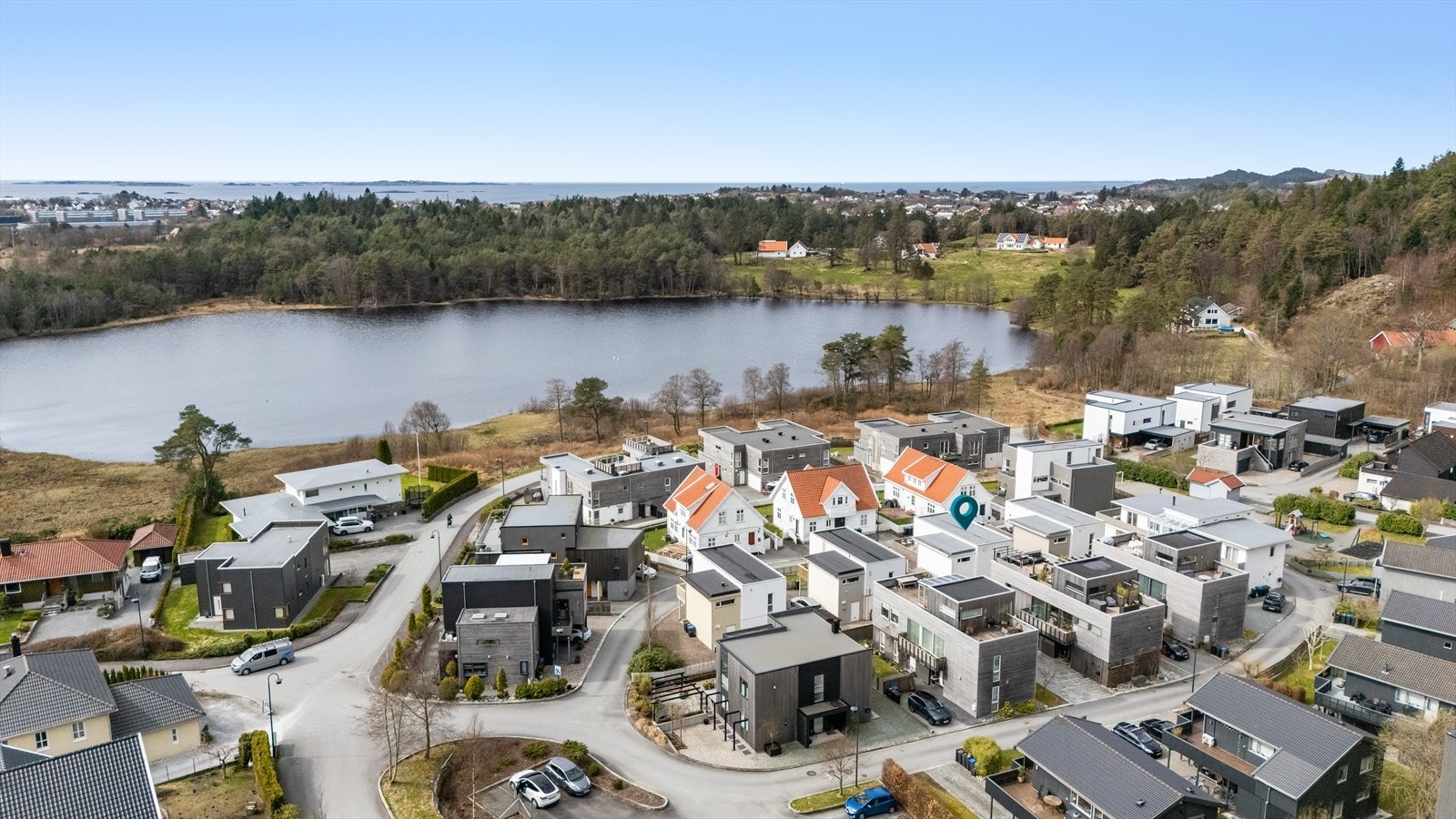Eiendommen ligger i et svært attraktivt og populært område i Ramsdalen, Solvang Skolekrets. Galleribilde
