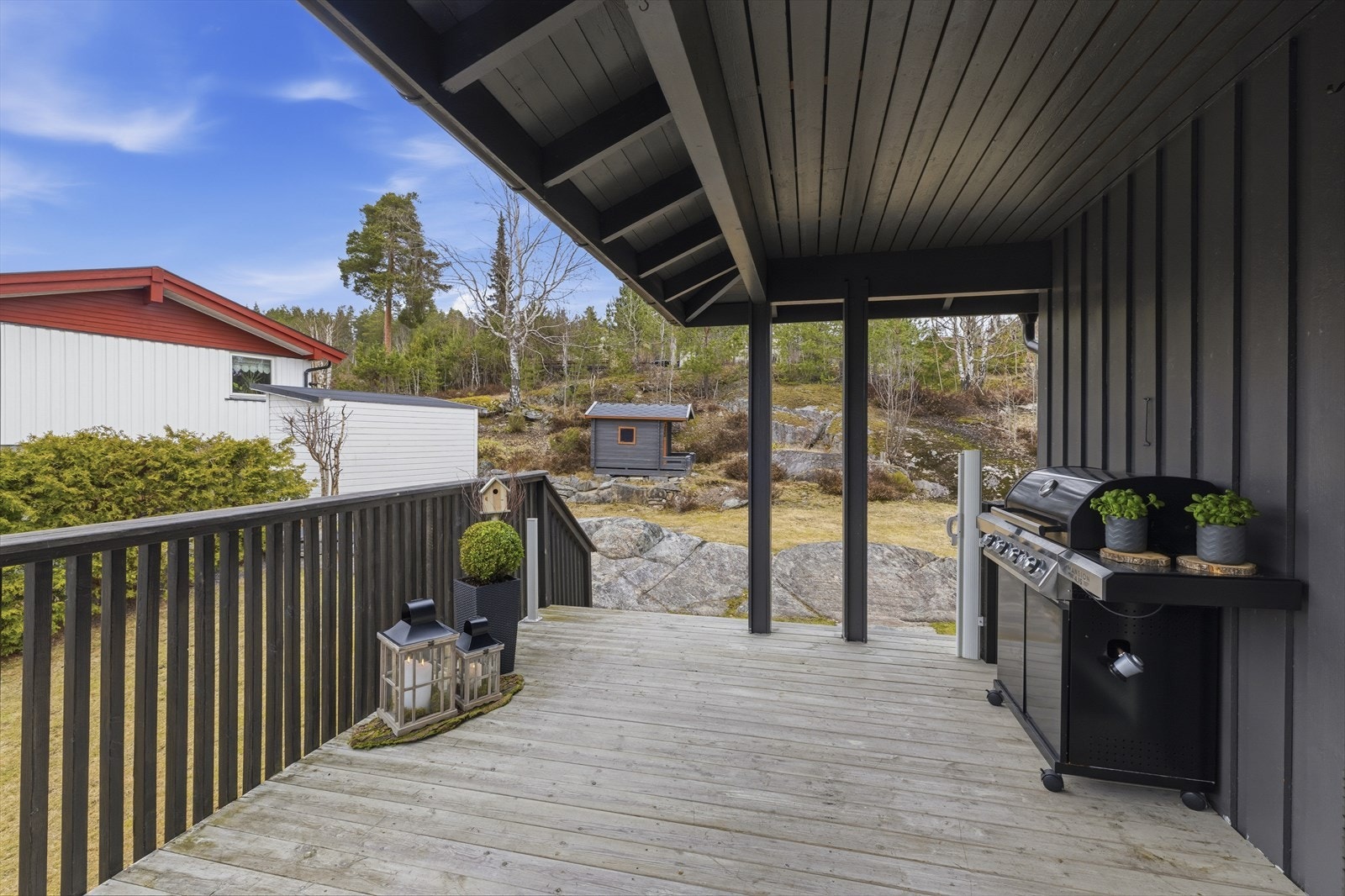 - Boligen har flere flotte utvendige soner - Galleribilde
