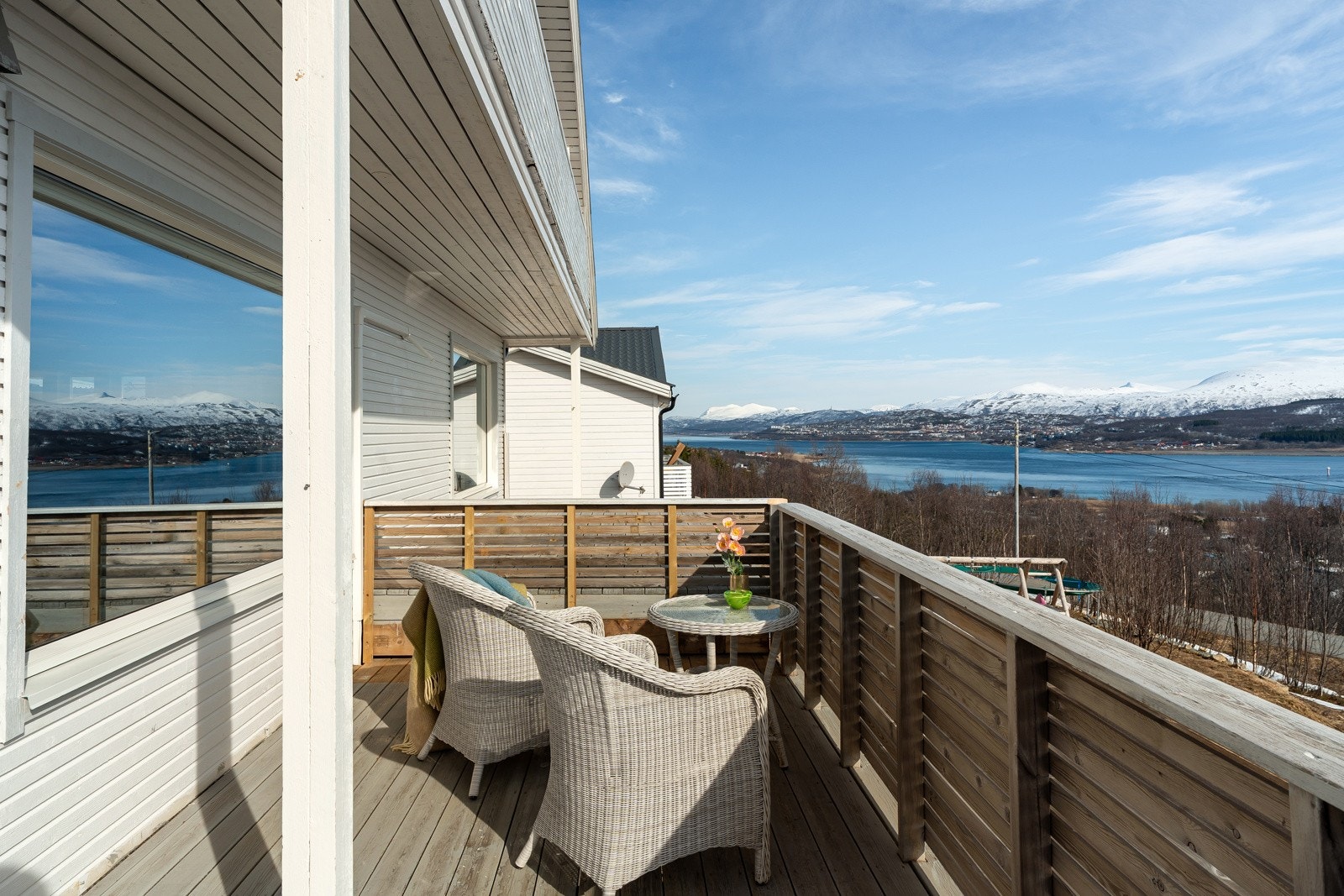 God plass for utemøbler og feks grill.