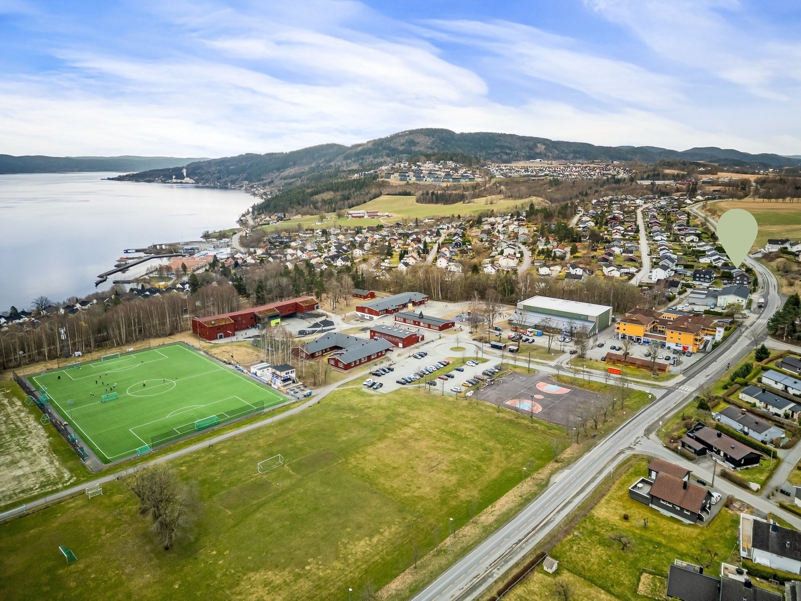 Glassverket IF er et aktivt idrettslag på Åskollen med mange aktiviteter (håndball, fotball, barneidrett, ski og IFO). Galleribilde