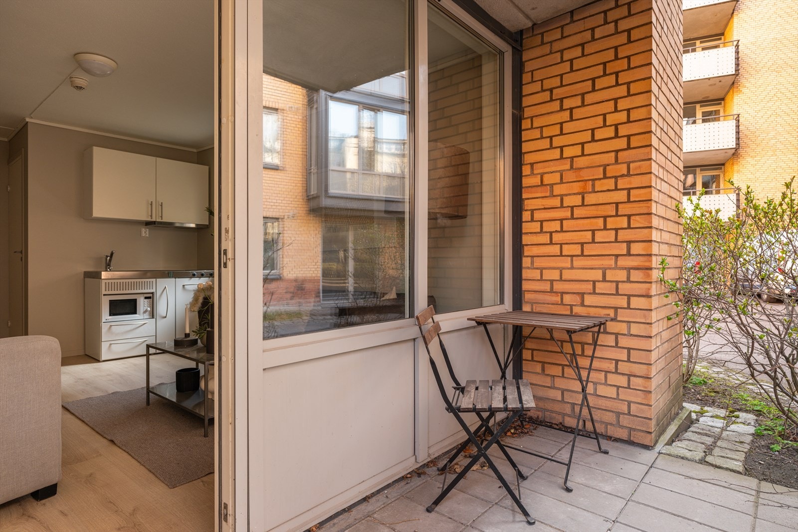 Det er plass til ulike utemøbler. Galleribilde