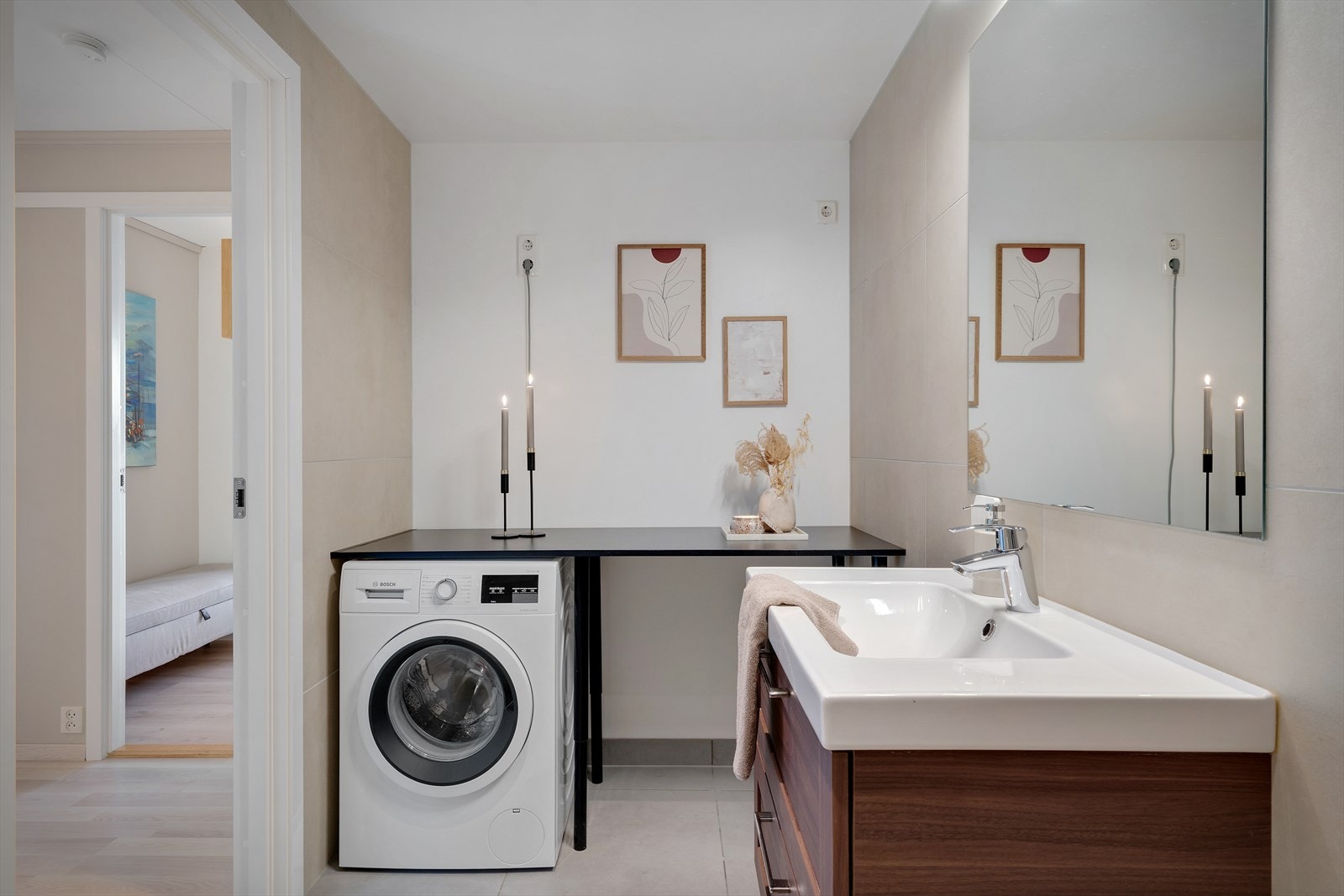 - Lekkert bad på 5,6 m² - Galleribilde