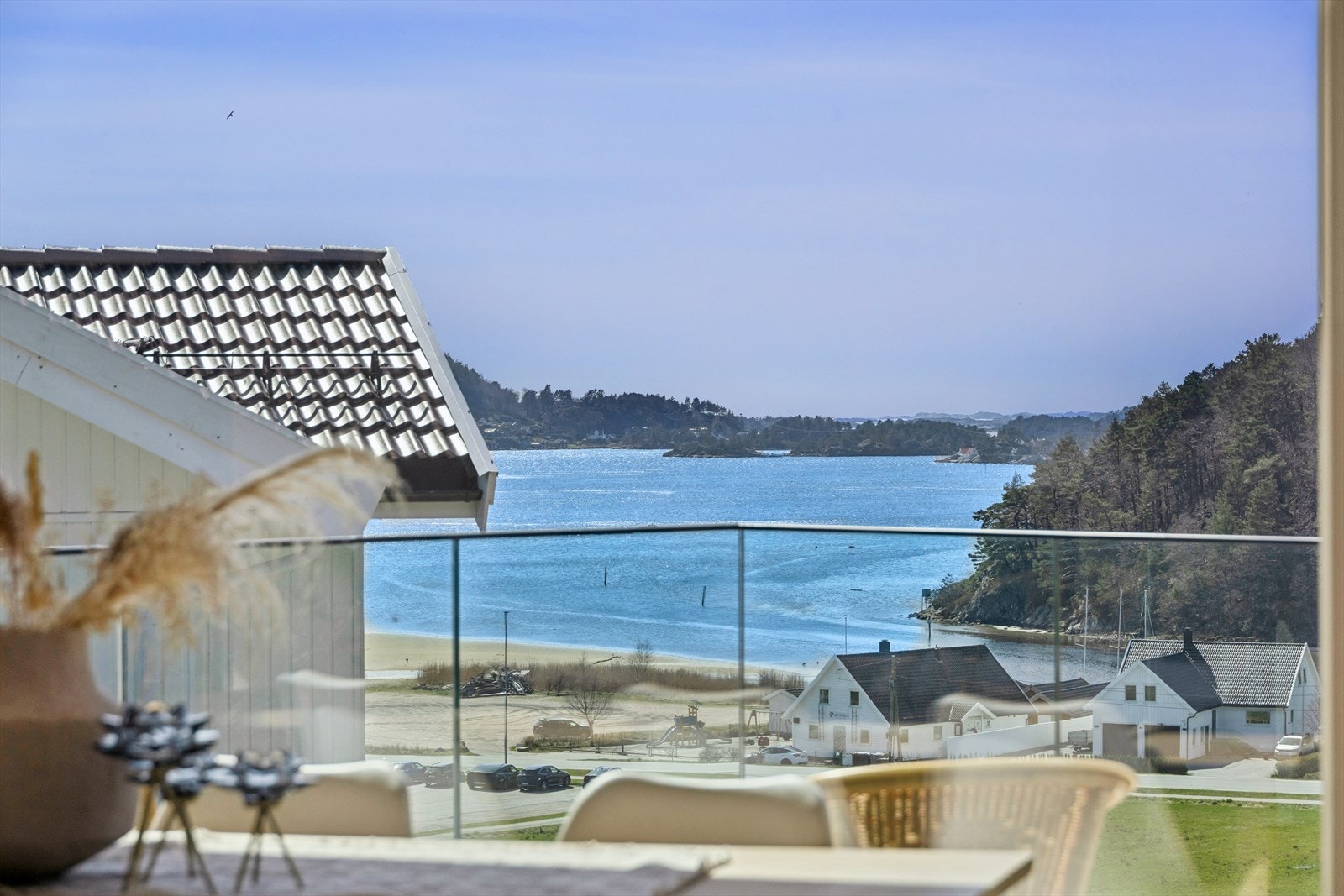 Utsikt. Dette vinduet har utvendig solskjerming. Galleribilde