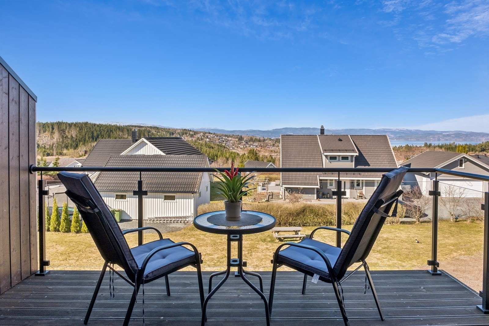Terrasse i front Galleribilde