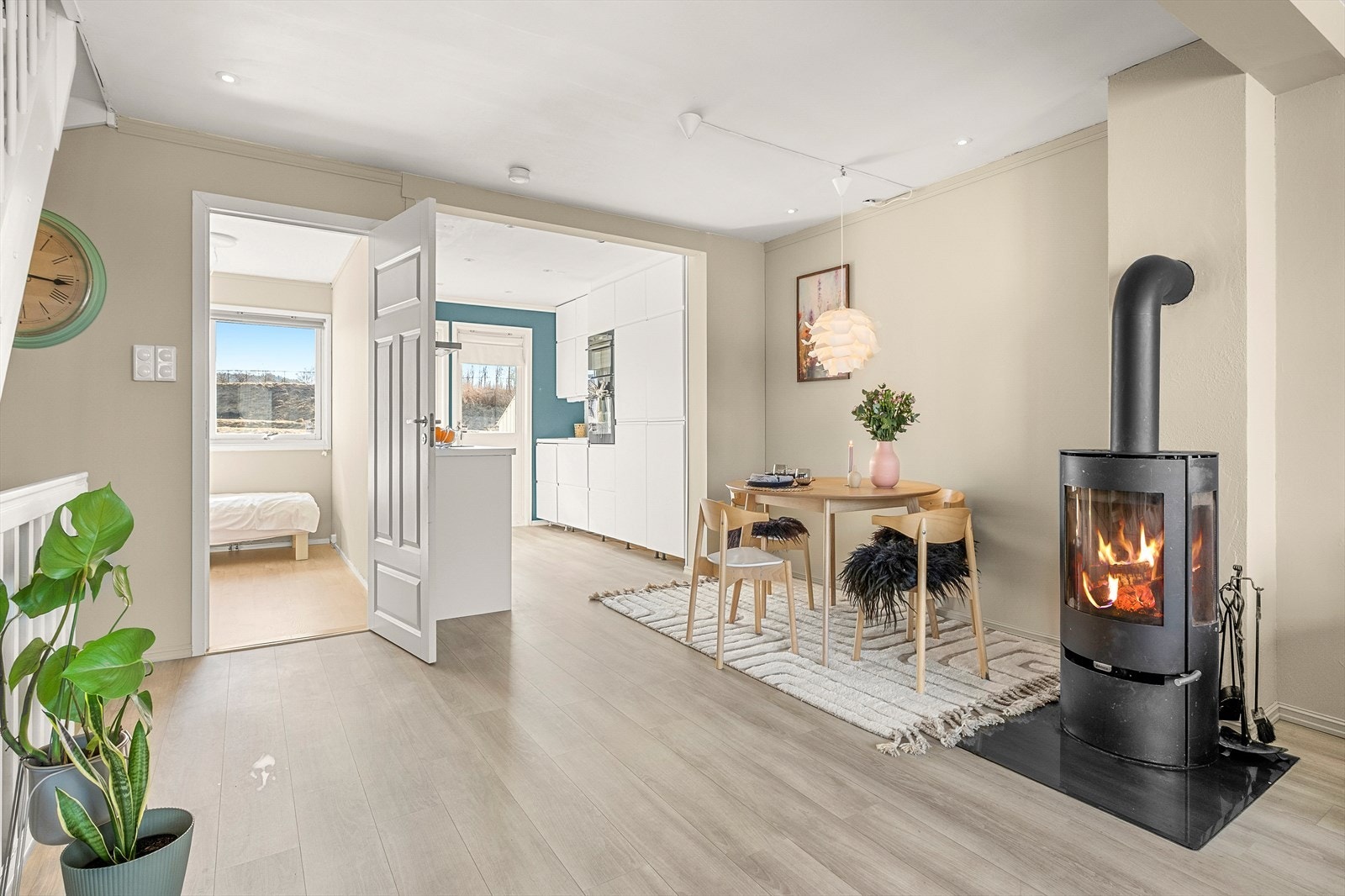 I 1. etasje finner man ett av boligens soverom på 7,5 m². Galleribilde