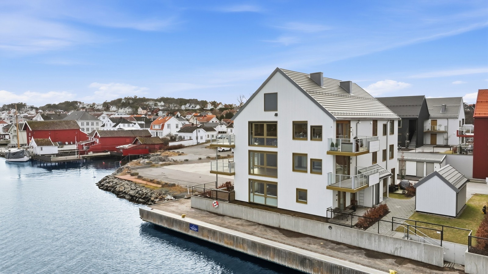 Cudrios gate 19 har god beliggenhet på Smietangen Galleribilde