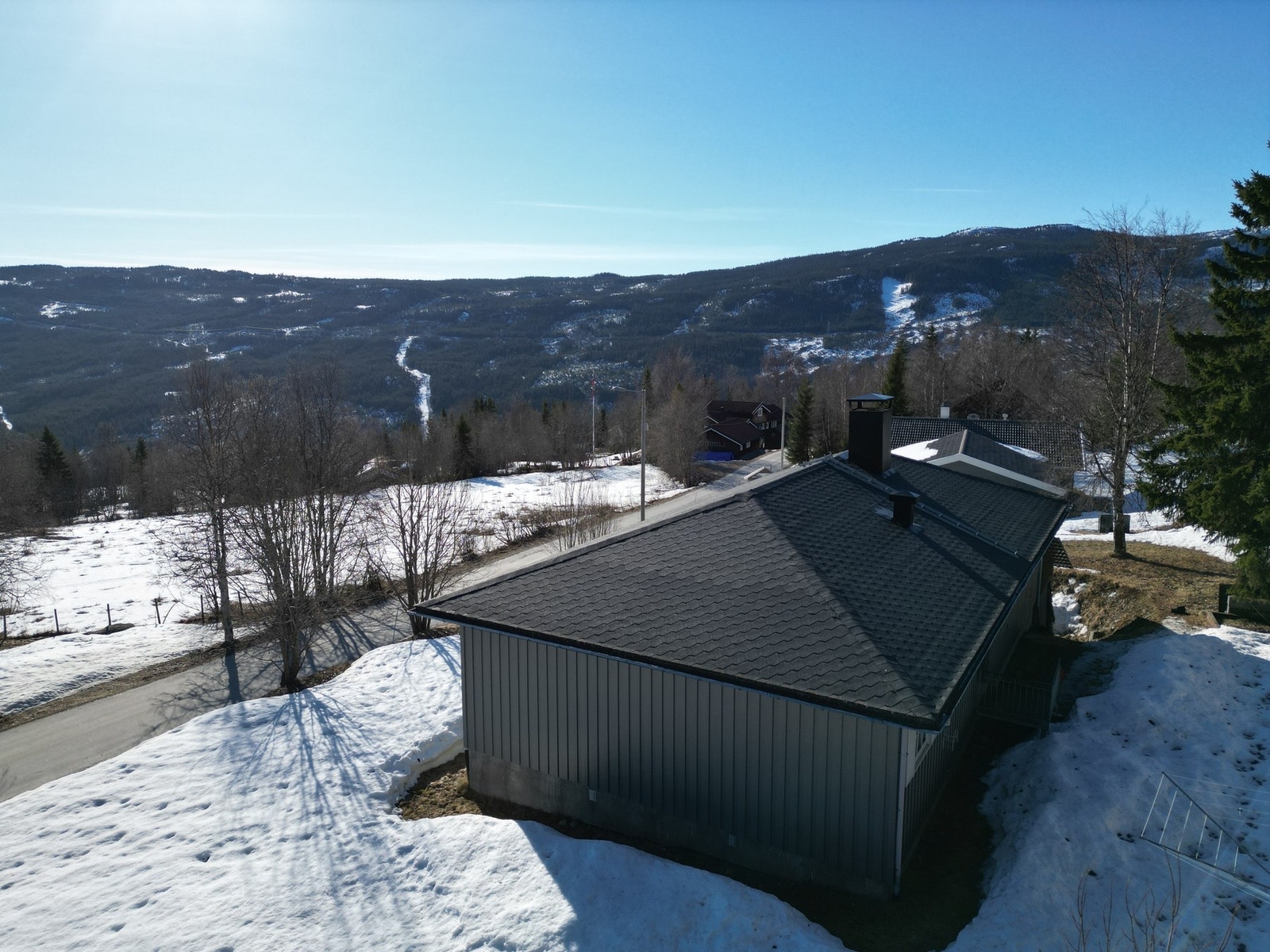 Fra eiendommen er det flott utsikt utover Ål Galleribilde
