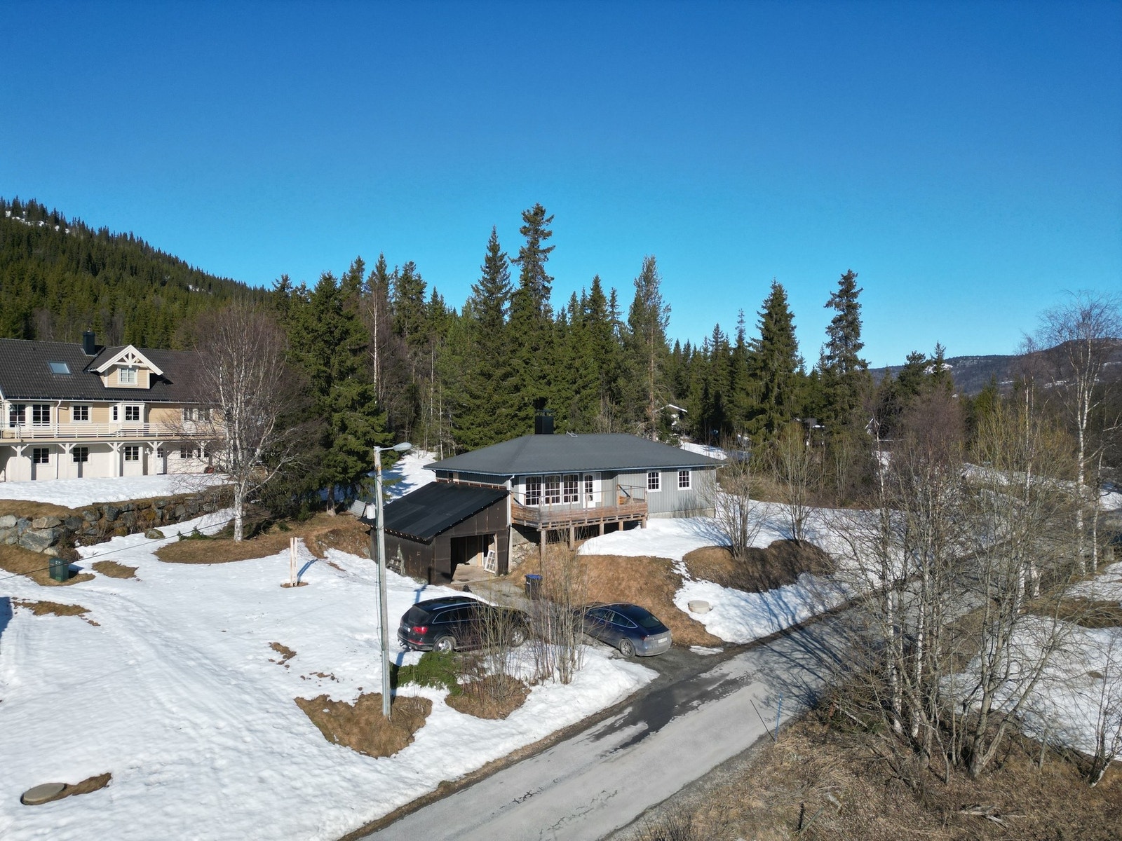 Boligen fremstår med en del vedlikeholdsbehov og gjenstående arbeider. Galleribilde