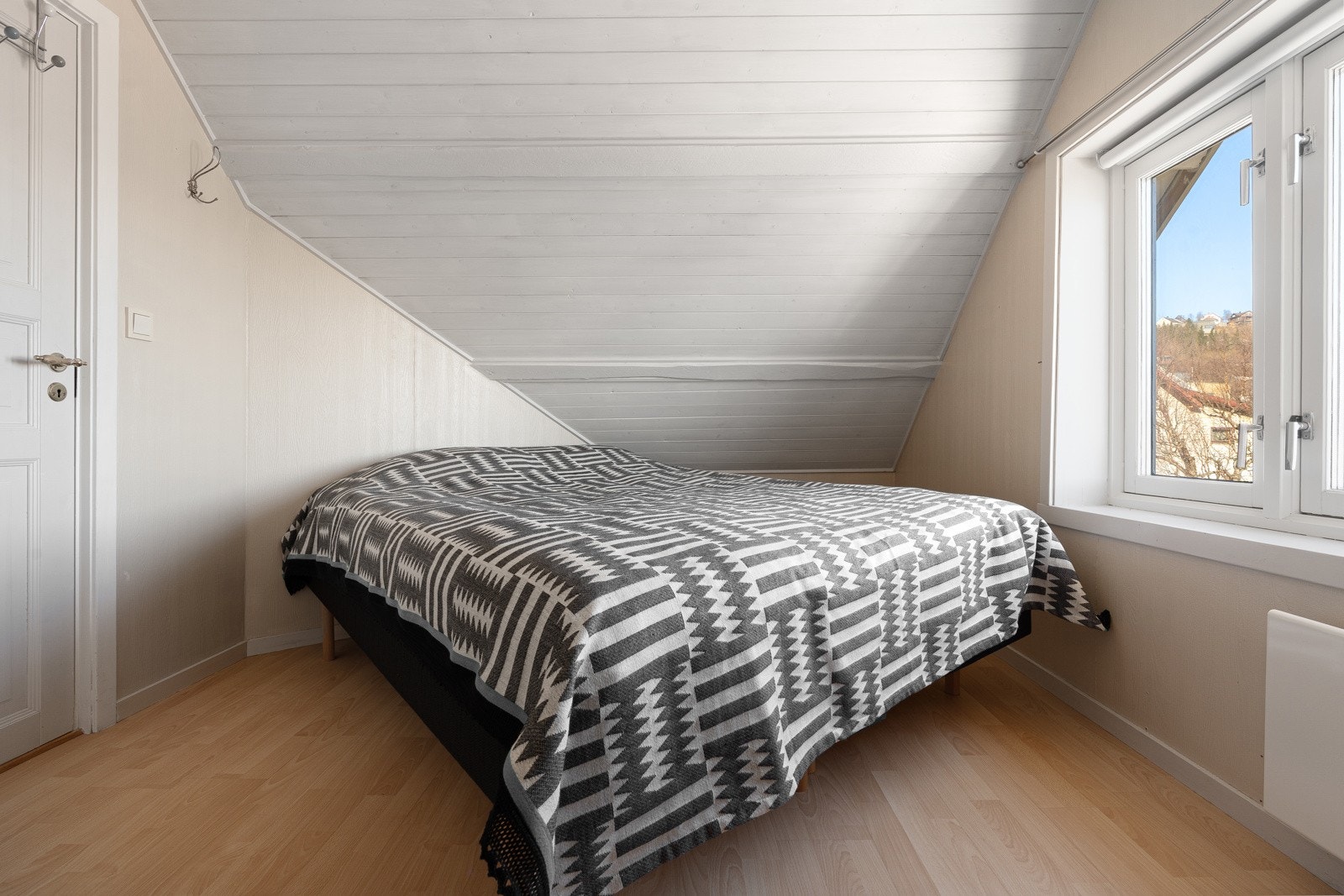 Soverom nr 2 på loftet.