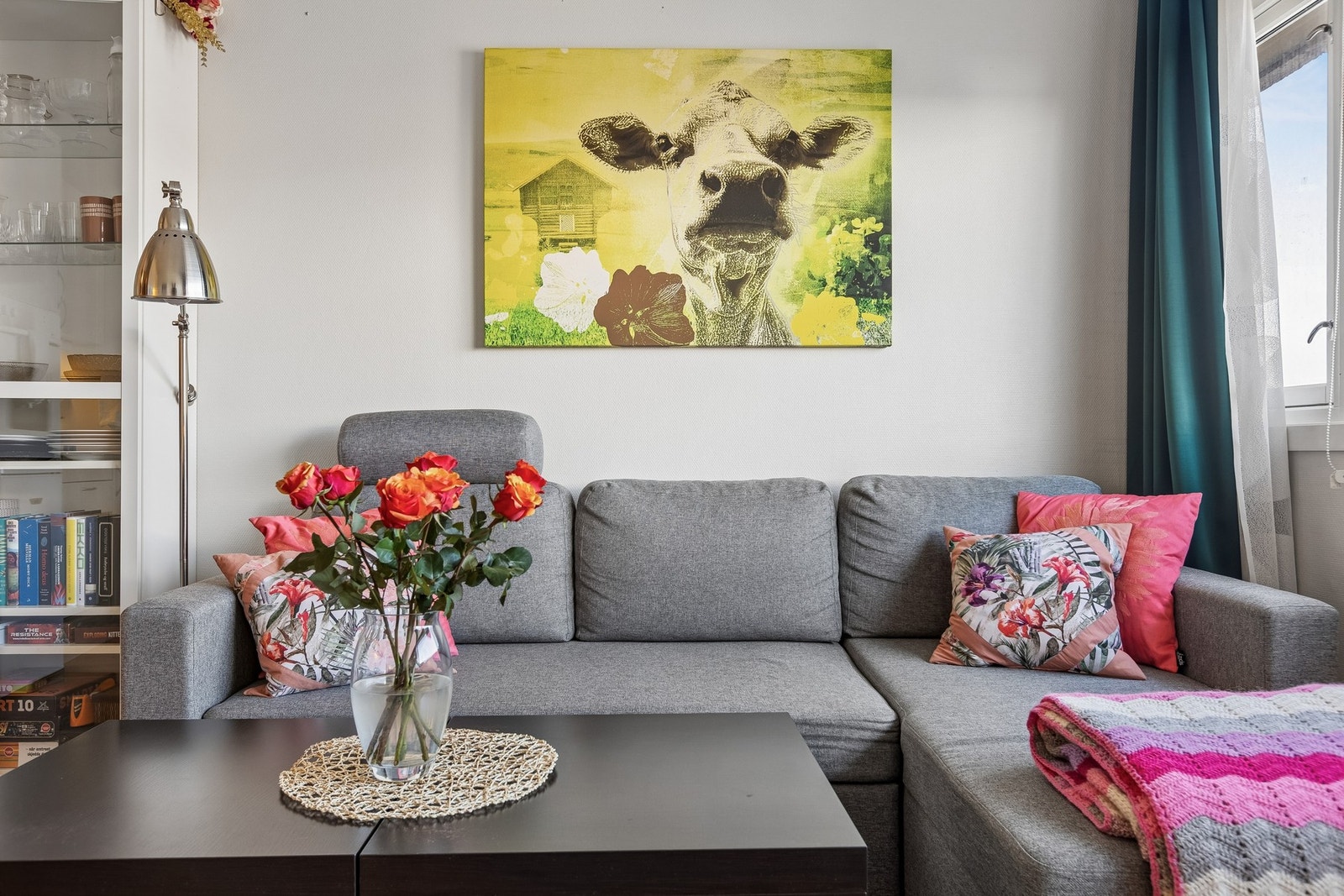 Leiligheten oppleves som lys og innbydende. Galleribilde