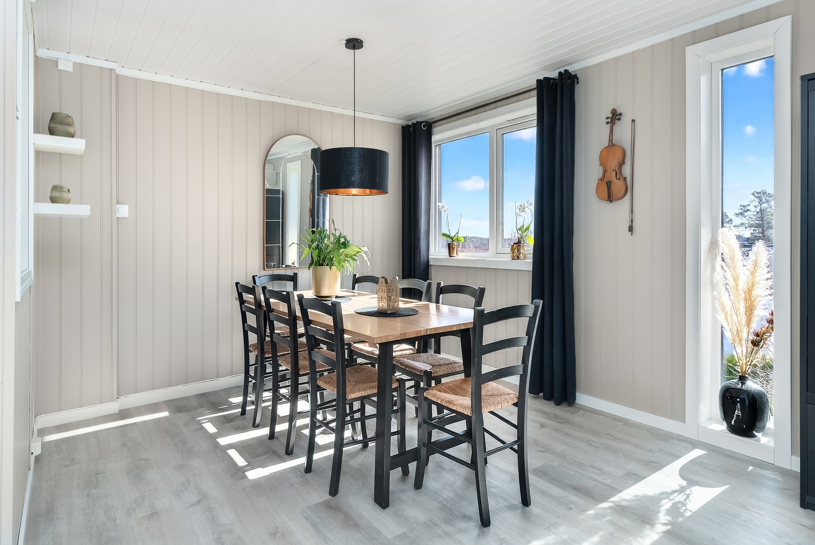 Innbydende og flott - både til hverdags og ved sosiale sammenkomster. Galleribilde