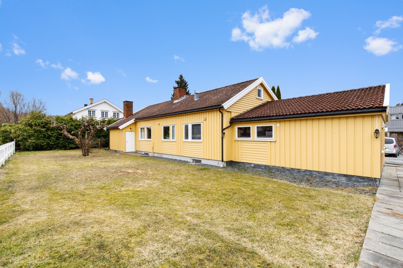 Uteområde bakside av huset Galleribilde