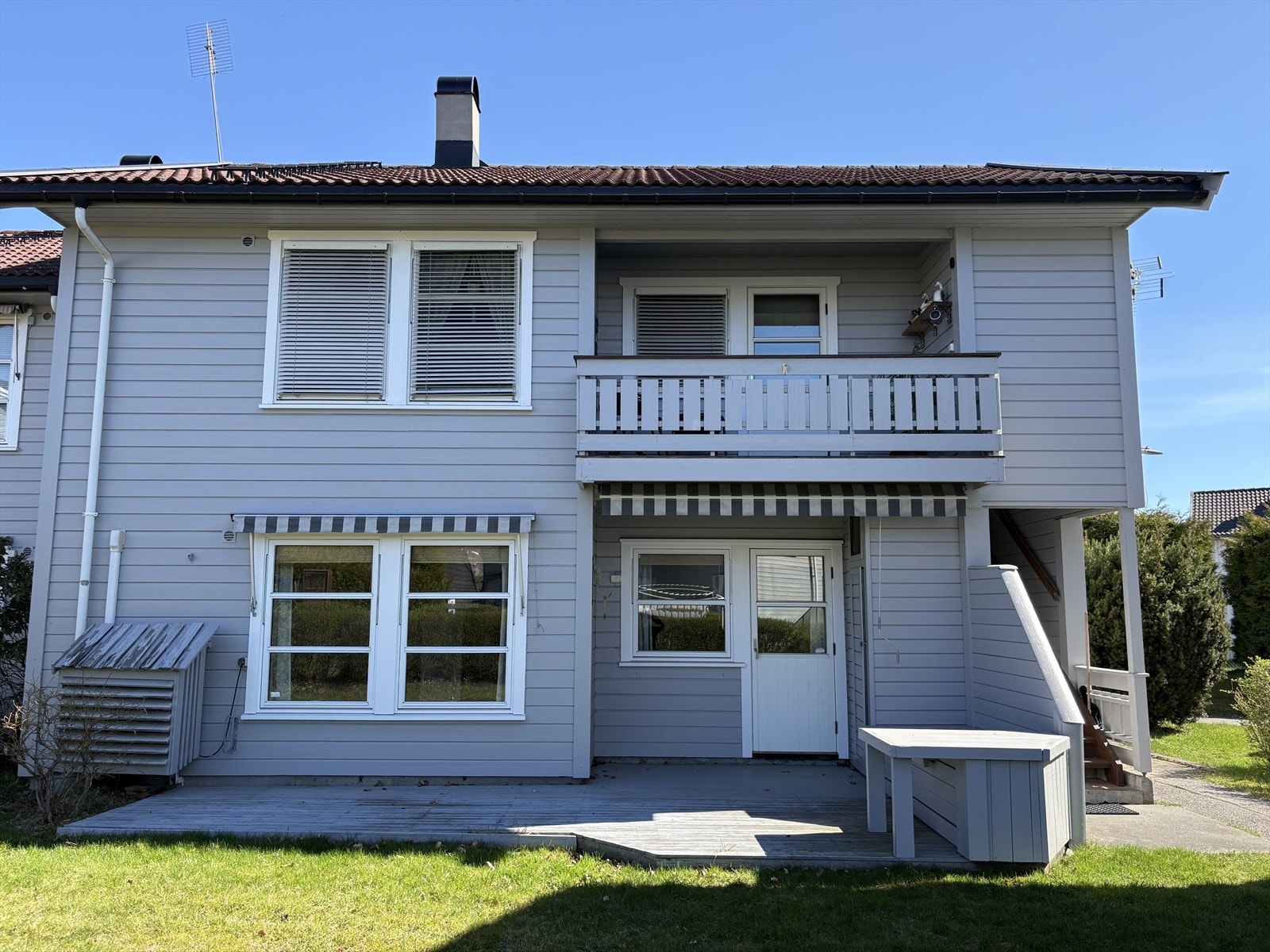 Videre adgang til flott hage med plen. Galleribilde