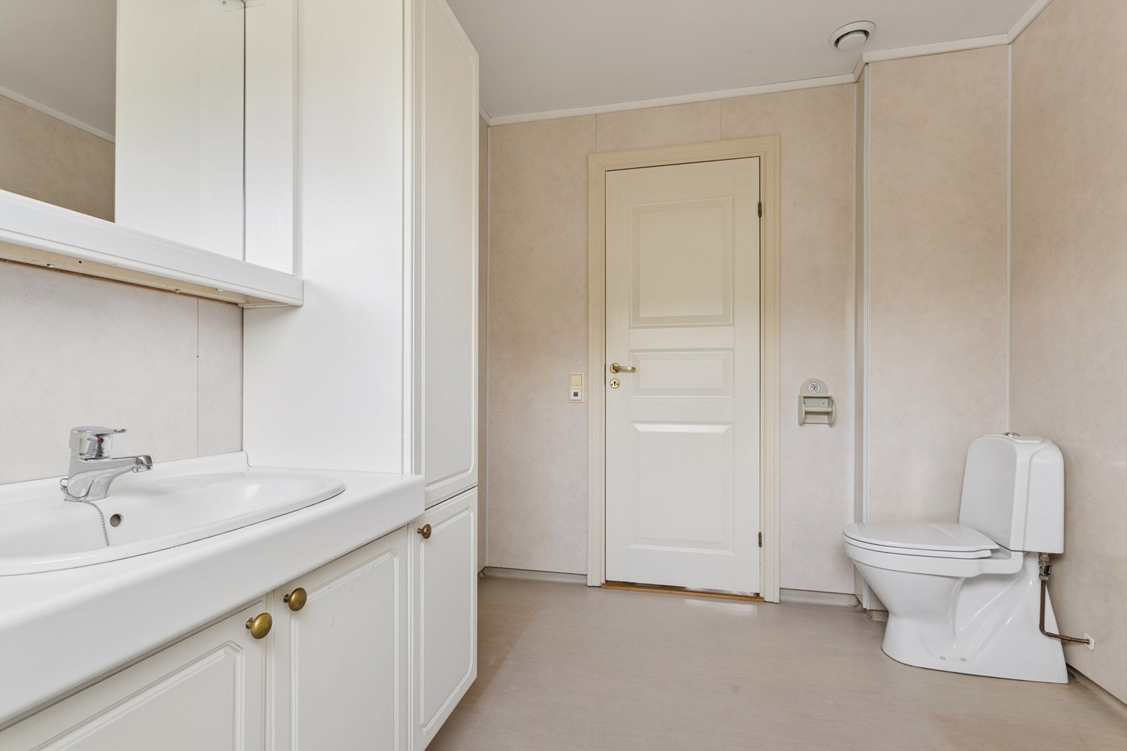 Badet har behagelige varmekabler i gulv. Galleribilde