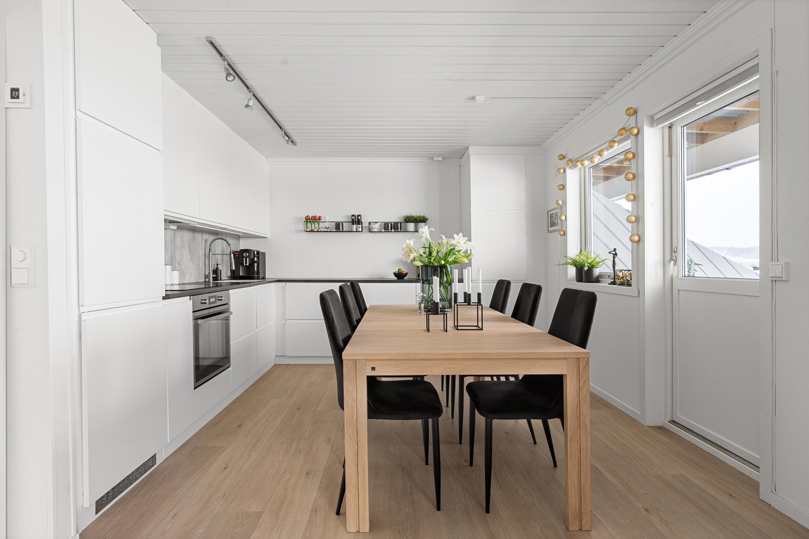 Lekkert kjøkken som var nytt i 2022.