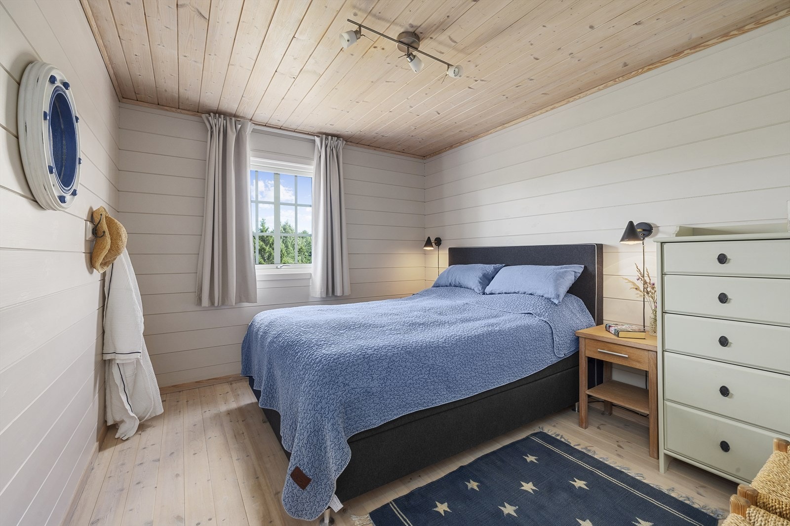 Soverom på hovedplan er av praktisk størrelse. Galleribilde