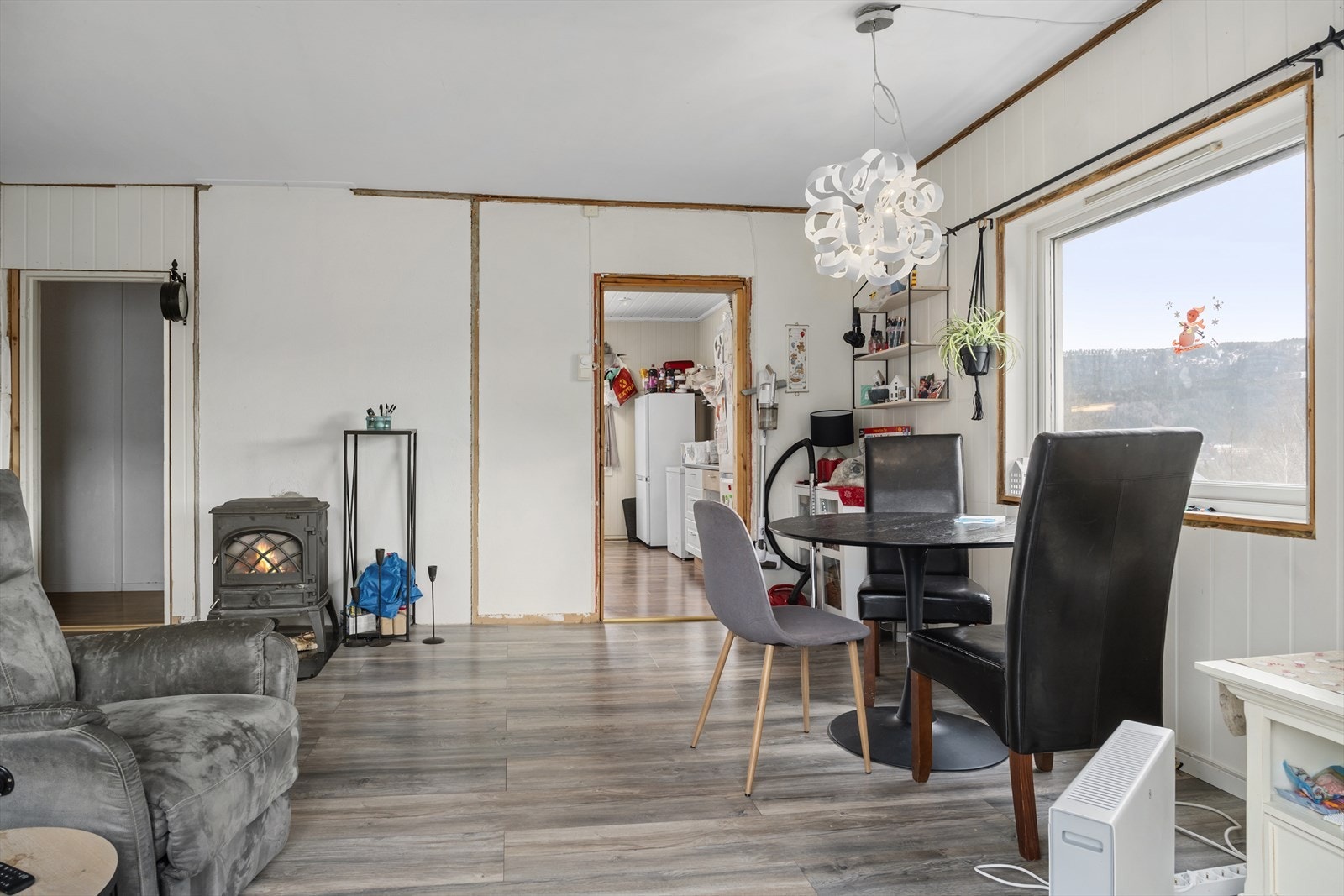 Det medfølger også to boder i kjeller på ca. 21 m². Galleribilde