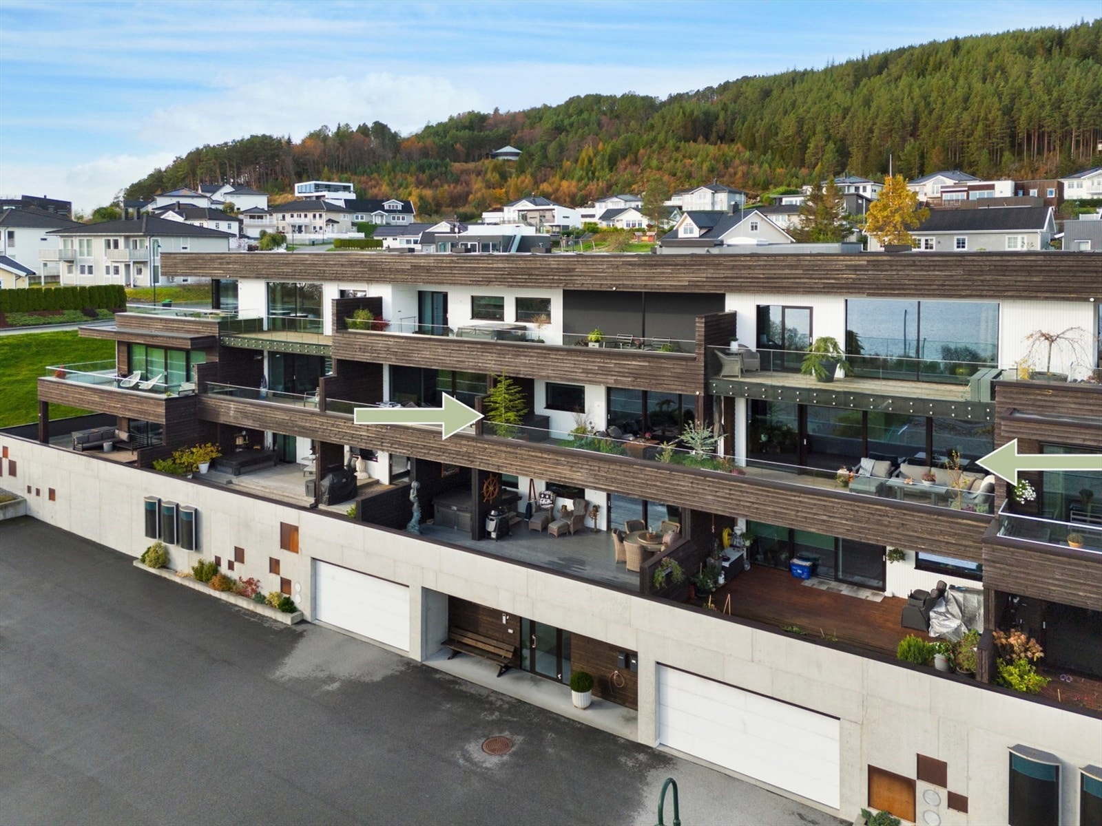 Fasade av boligblokken som viser leilighetens plassering Galleribilde