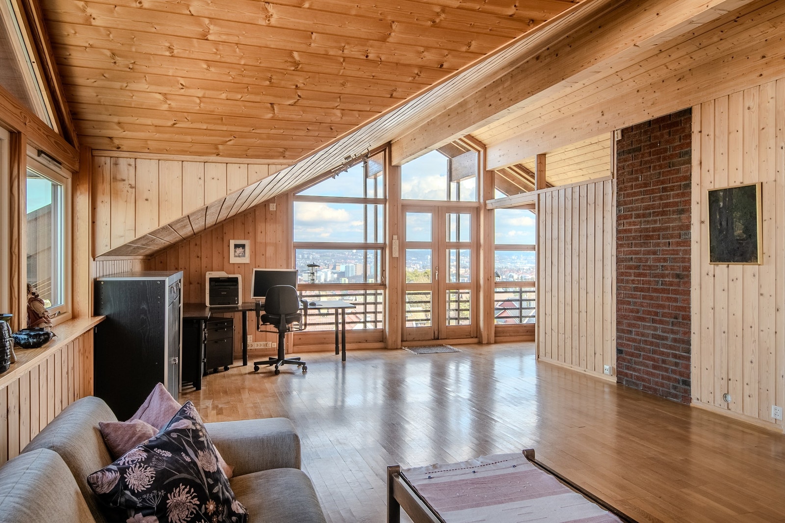 Loftstue med fantastisk utsikt. Galleribilde