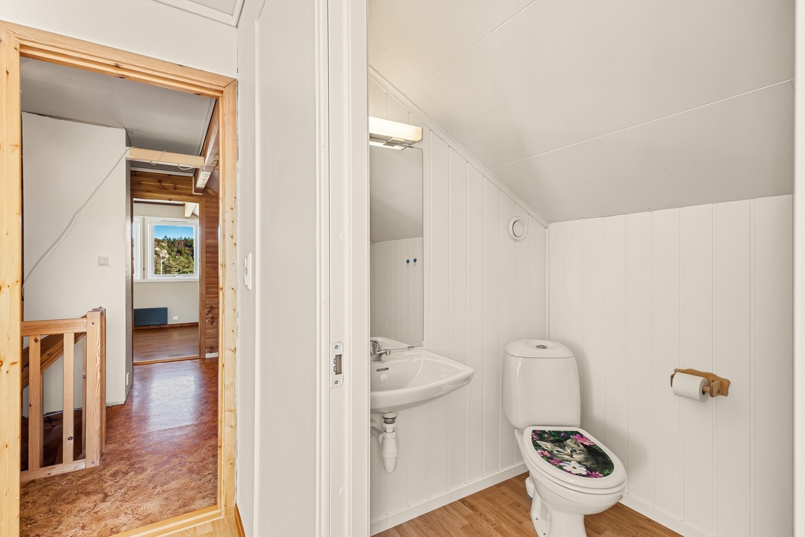 - Toalettrom på loft - Galleribilde