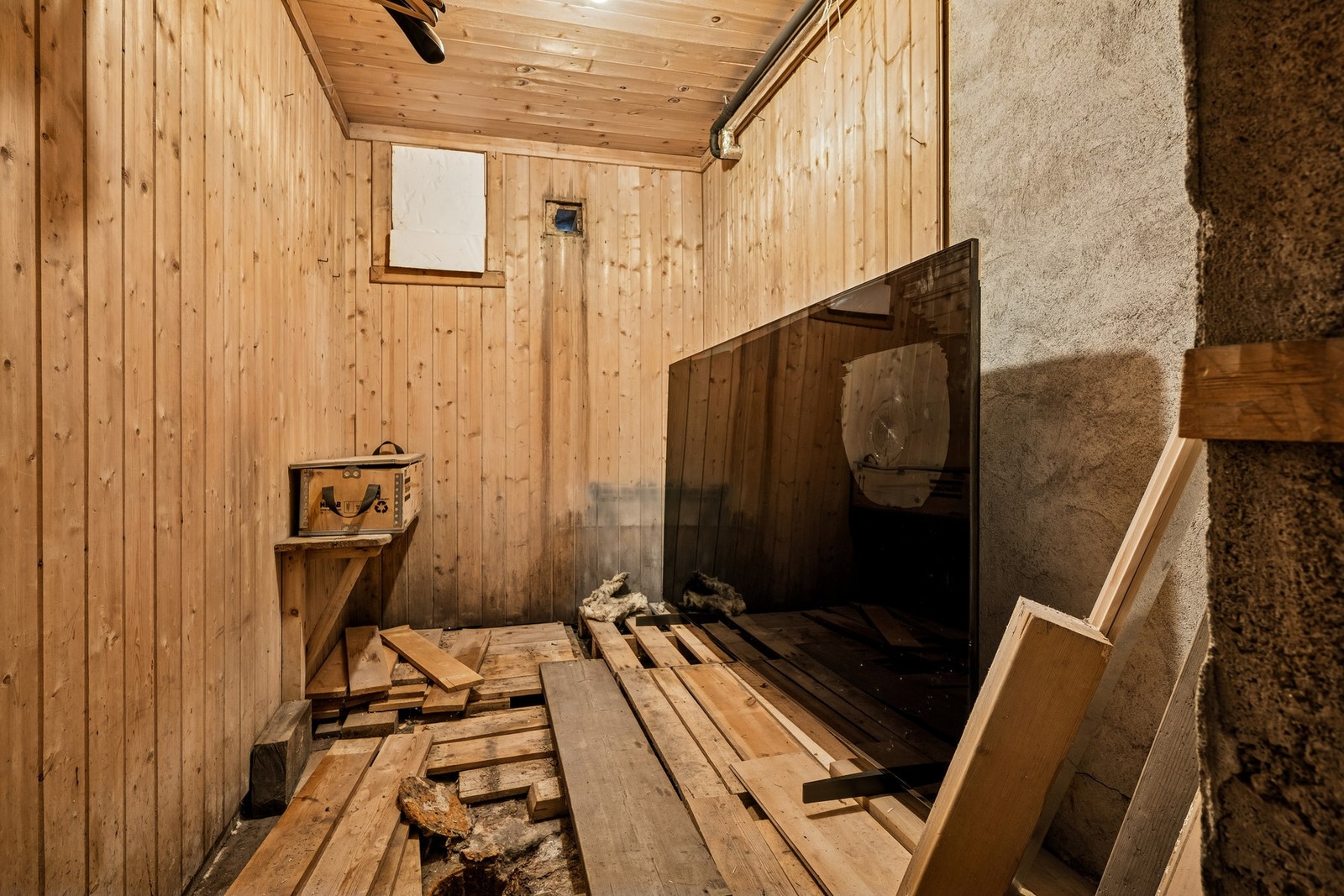 Leiligheten disponerer boder i kjelleren, som gir rikelig med lagringsplass. Galleribilde