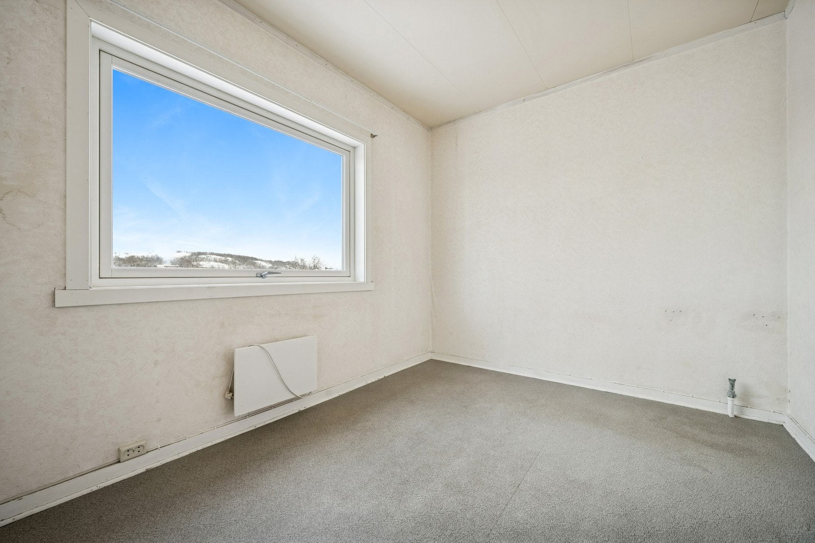 Hovedsoverommet på 15 m² har god plass til dobbeltseng og garderobeløsning. Galleribilde
