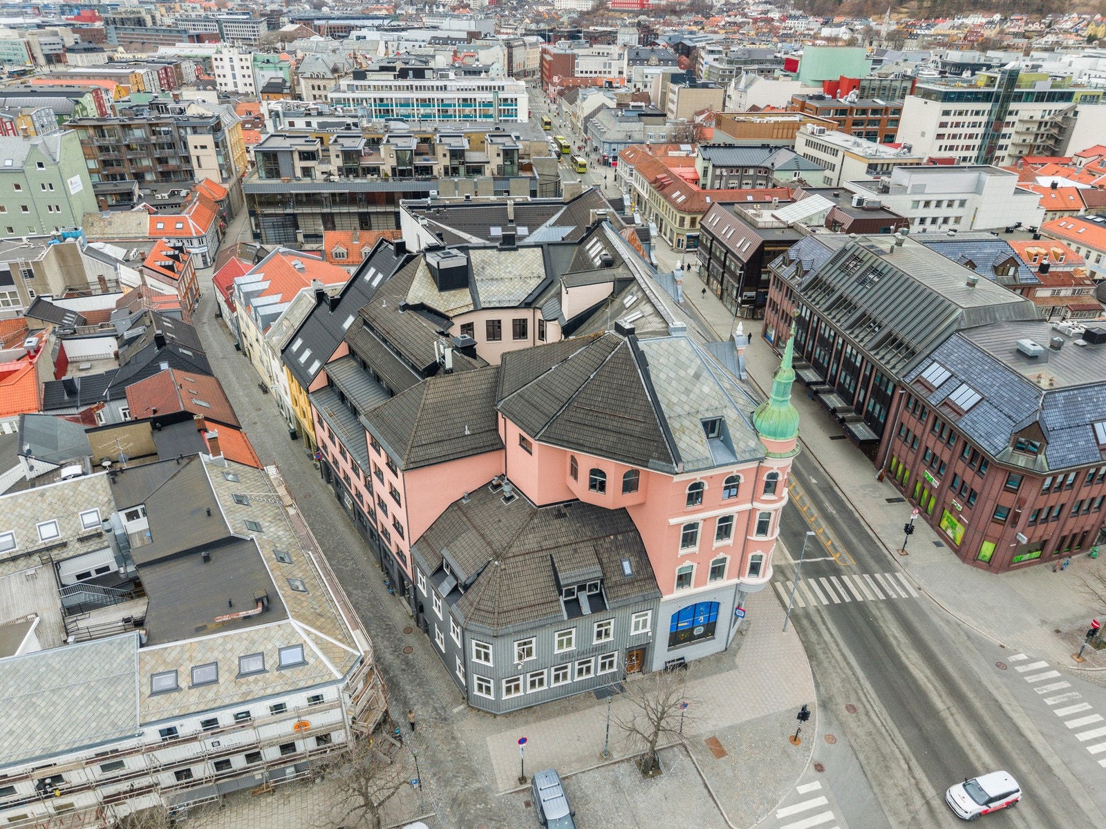 Store studie- og arbeidsplasser som St. Olavs, NTNU, BI, Sintef innen kort gang- og sykkelavstand Galleribilde