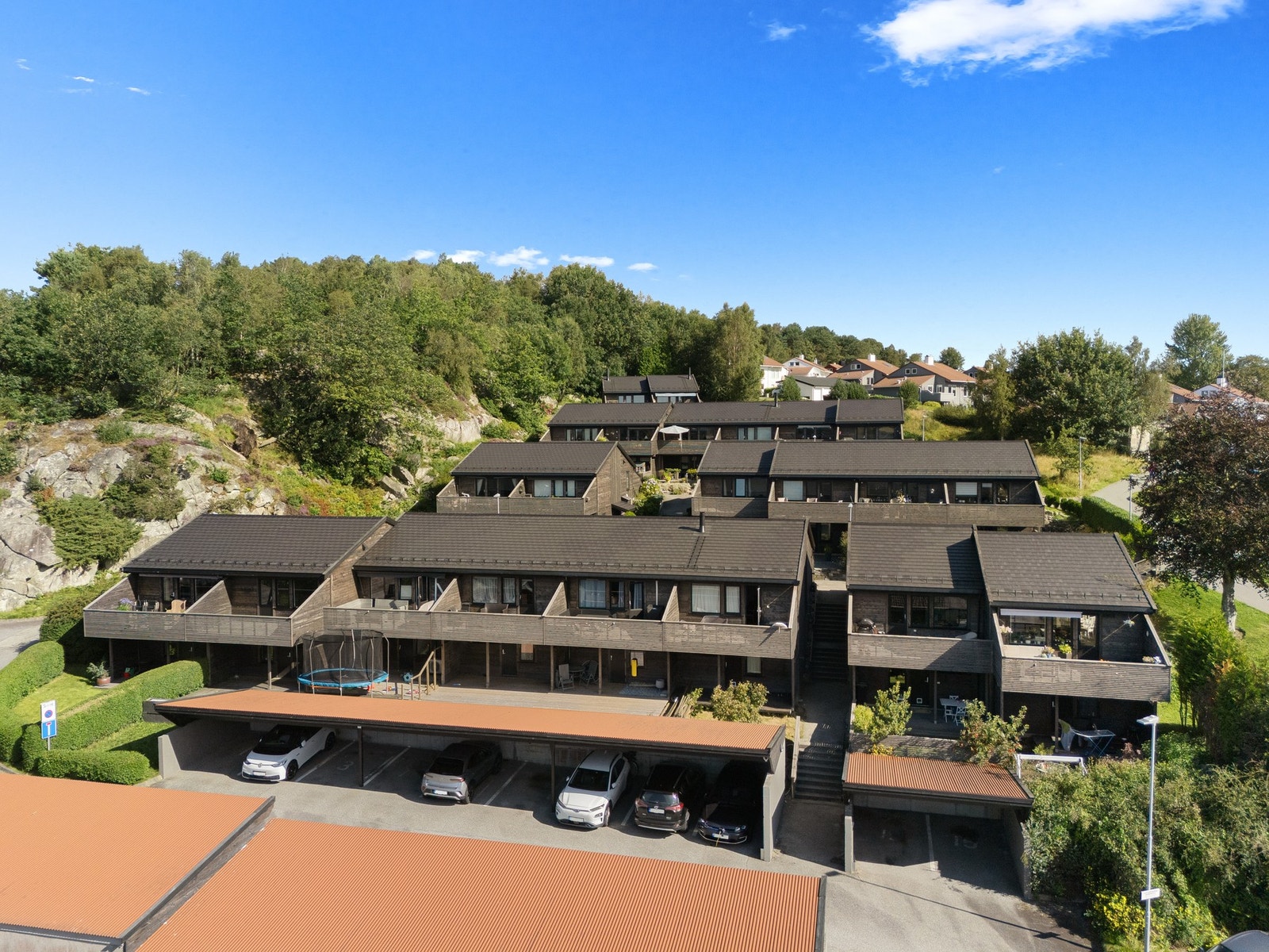 Borettslaget har nyere kledning og tak Galleribilde