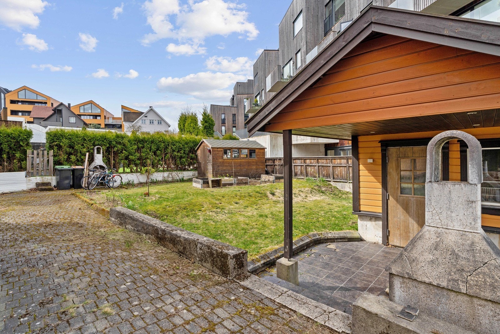 Utvendig bod. Galleribilde