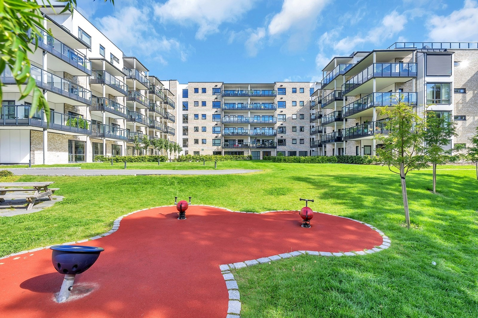 Lekeplass i umiddelbar nærhet Galleribilde
