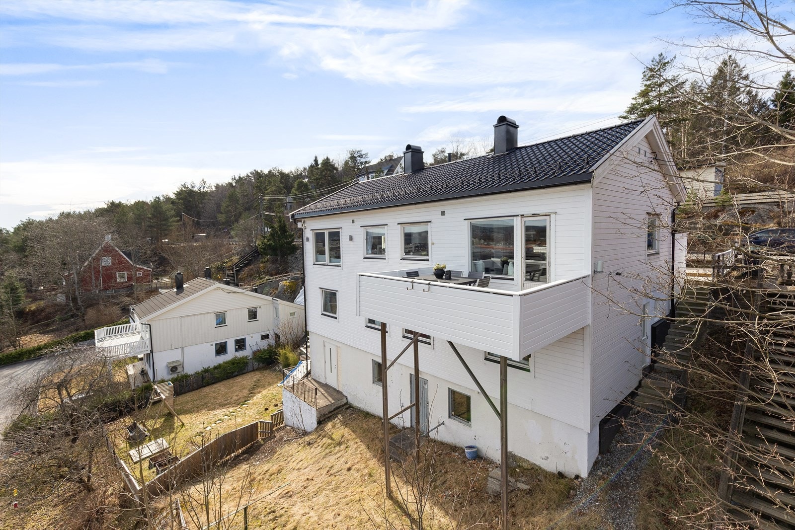Vertikaldelt tomannsbolig oppført i 1958. Galleribilde