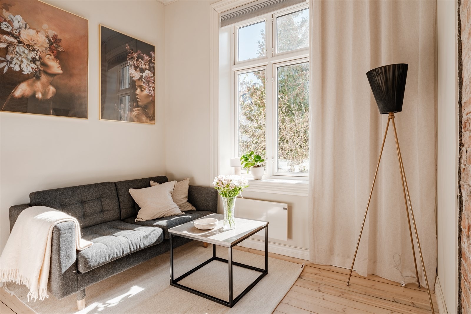 Leiligheten ligger rolig til og vender i sin helhet mot bakgård, men har sentral beliggenhet på Torshov. Galleribilde
