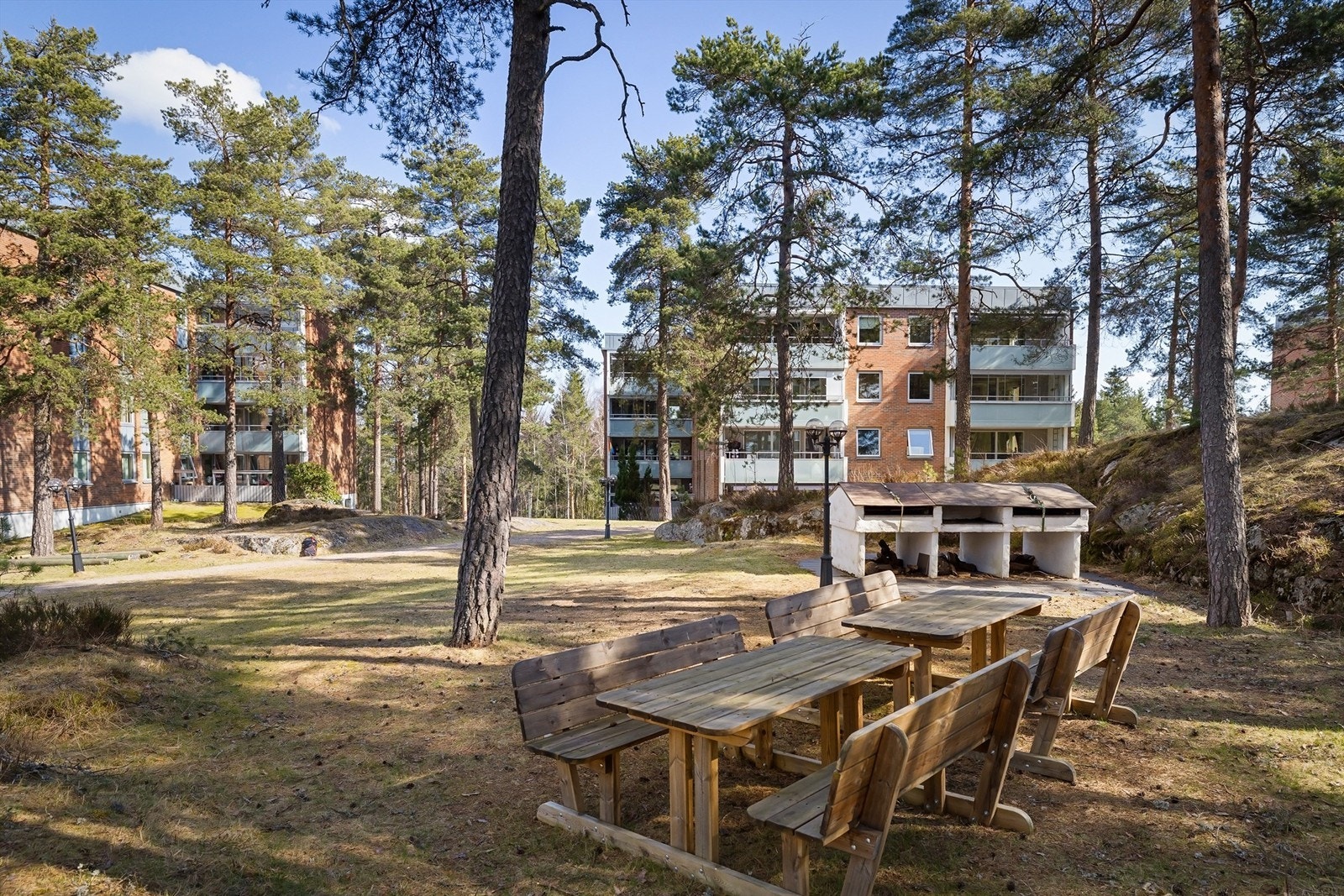 Sittegrupper og gellesgrill Galleribilde