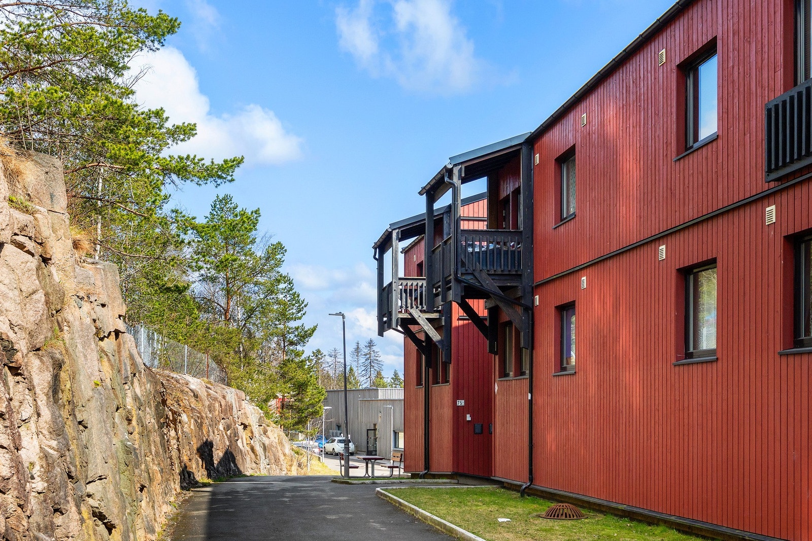 Det er trappefri adkomst fra oversiden. Galleribilde