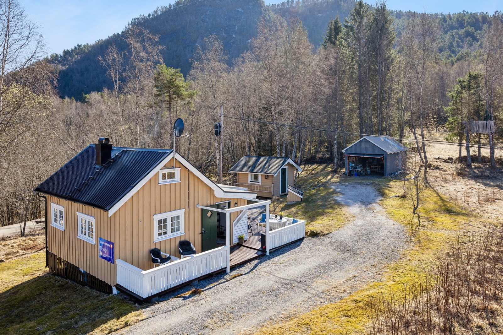 EiendomsMegler1 ved Jonas Haltland Strømmen har gleden av å presentere Hollaseterveien 167!
Foto: EFKT, (Magnus Berdal) Galleribilde